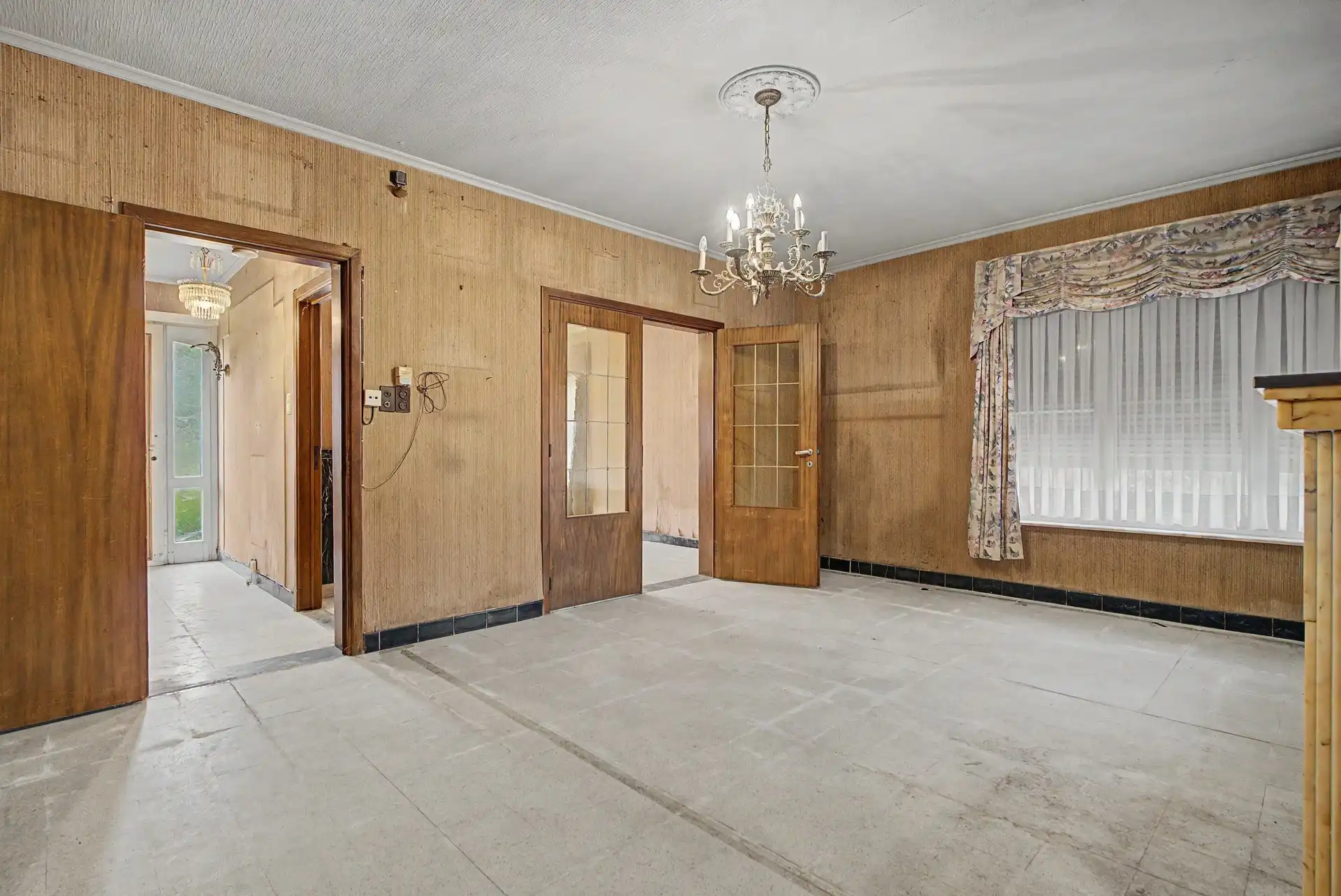 Te renoveren halfopen bebouwing op een perceel van 700m² op rustige ligging te Zele. foto 7
