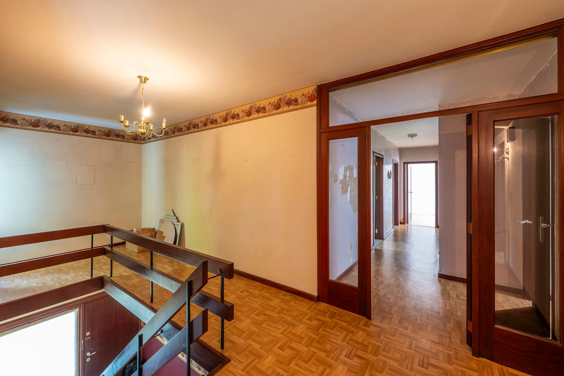 Unieke te renoveren villa op riant perceel foto 10
