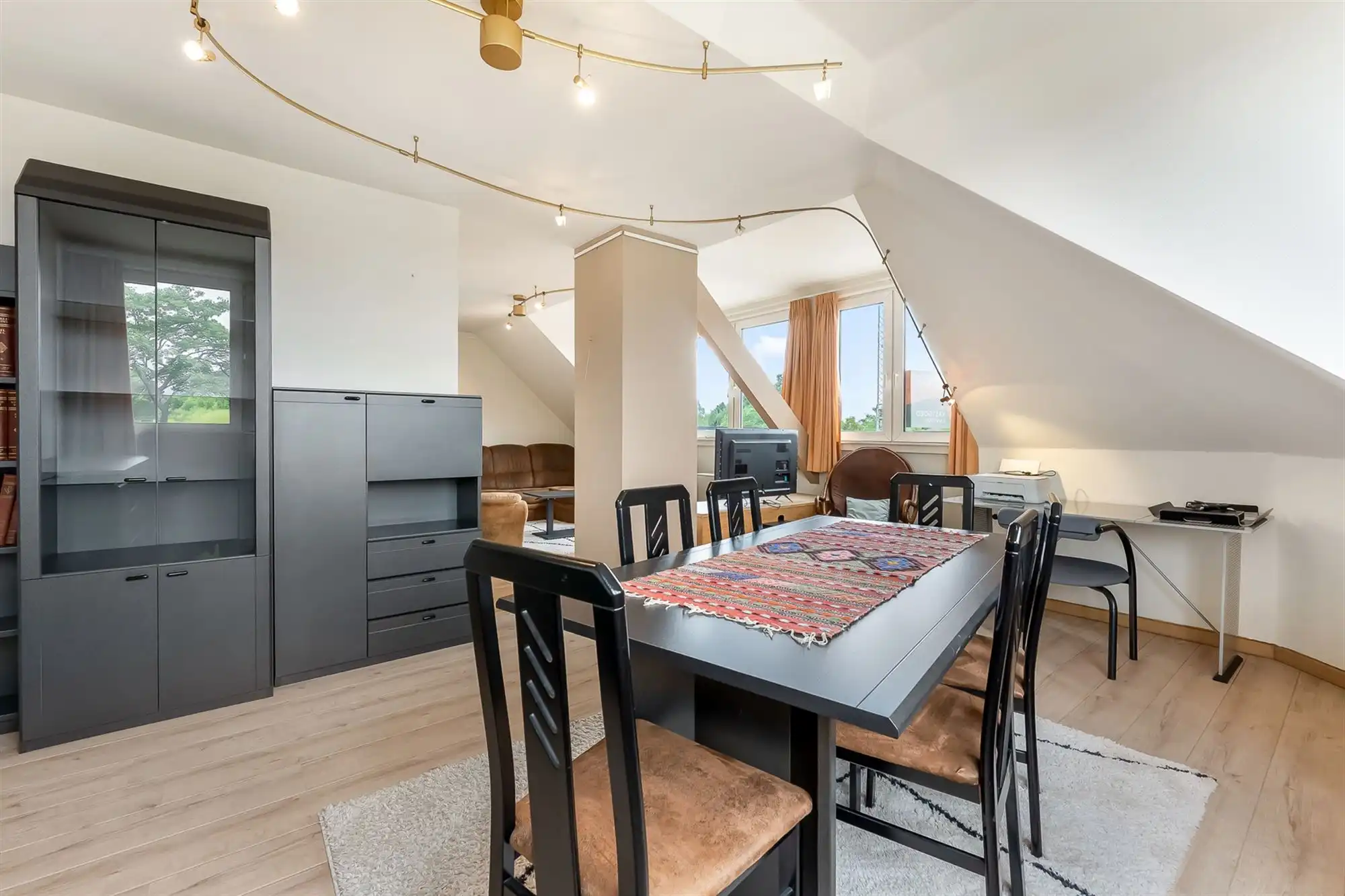 INSTAPKLAAR APPARTEMENT MET RUIM ZONNETERRAS PAL IN CENTRUM BALEN foto 6