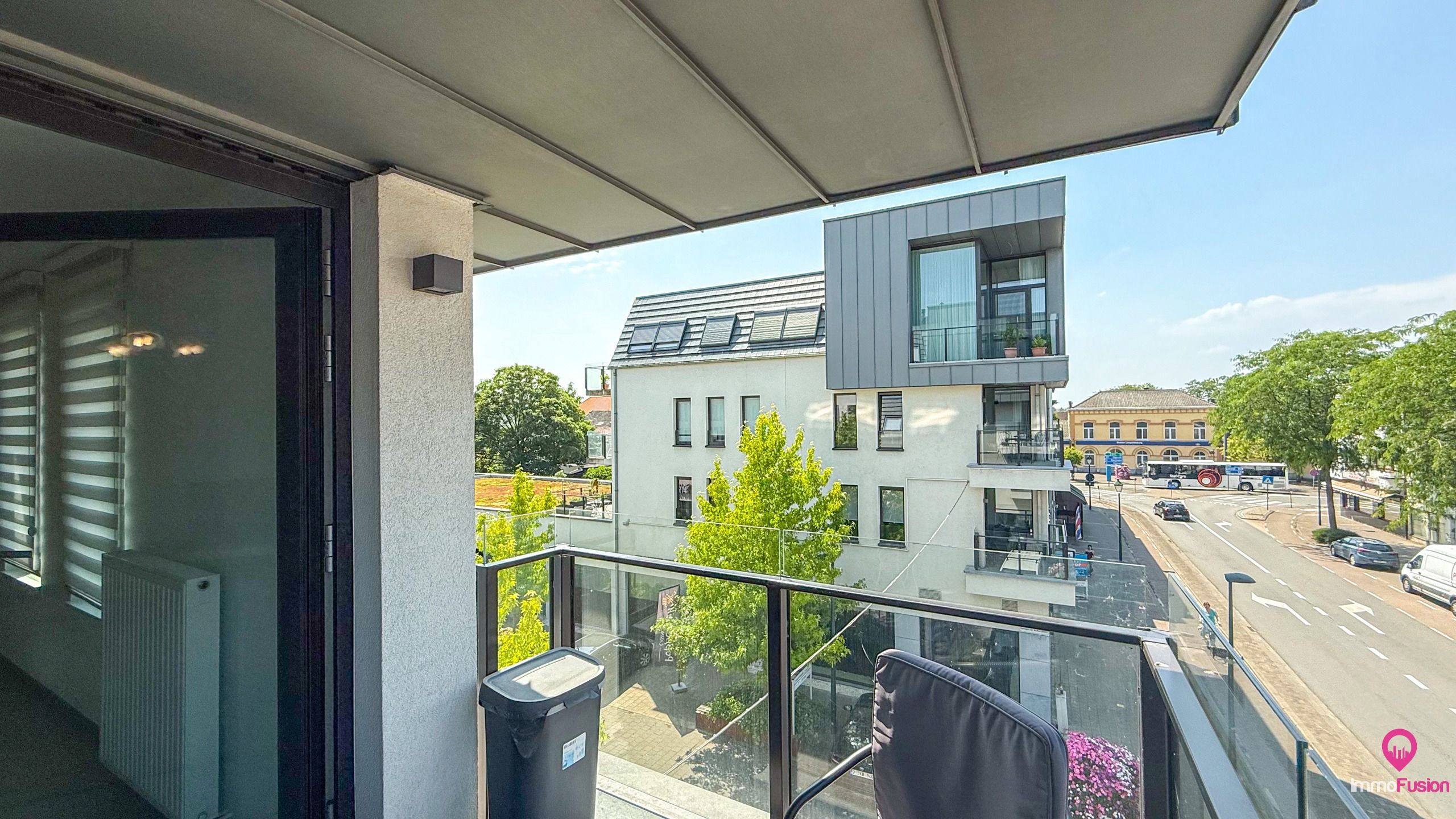 Modern instapklaar appartement met 2slk en een leuk terras! foto {{pictureIndex}}