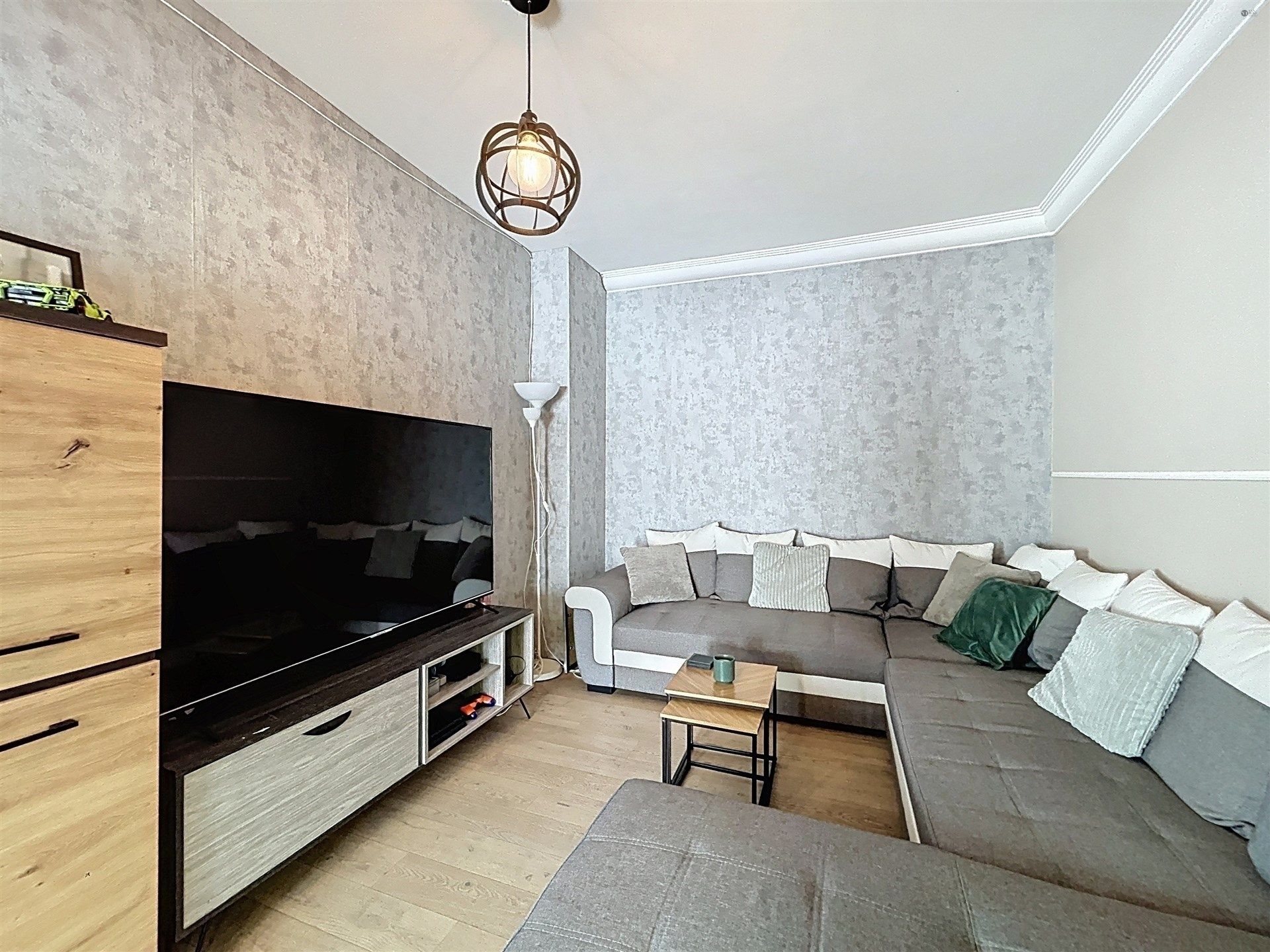 instapklare gezinswoning met 4 slp, aparte studio en 3 badkamers op perceel van 453m²  foto 7