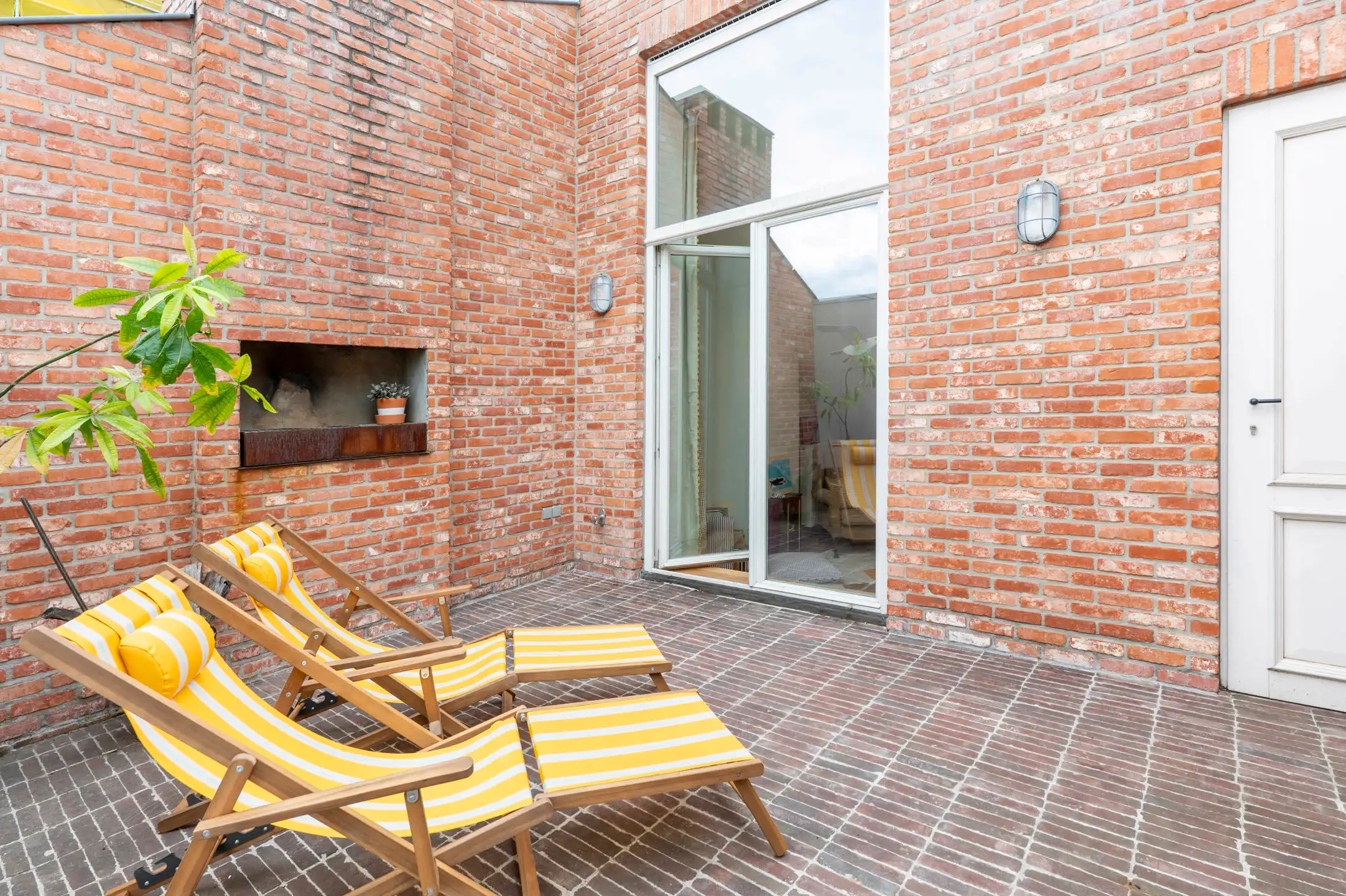 ZURENBORG - Gerenoveerde woning met stadstuin én dakterras foto 22