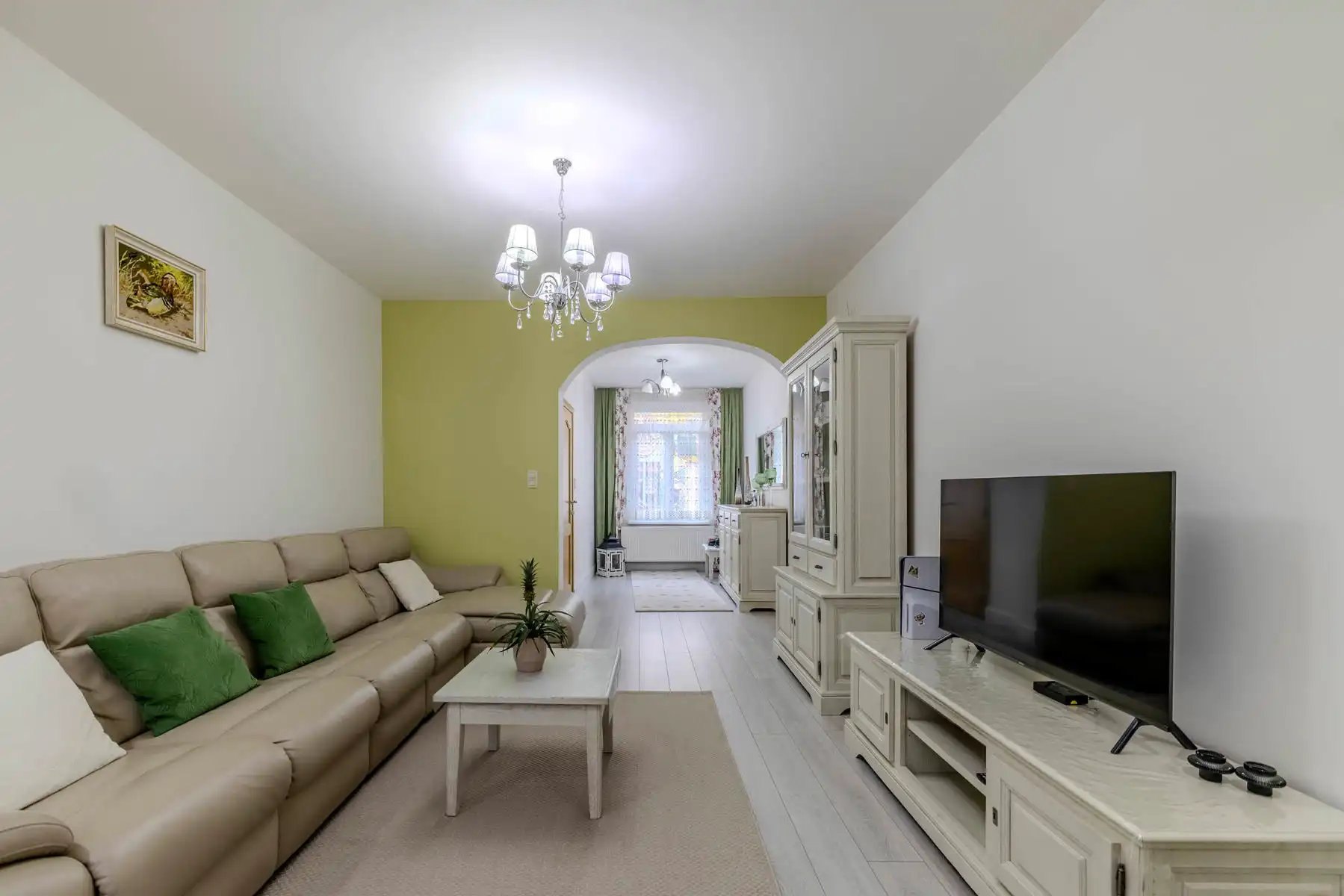 Gerenoveerde woning met 2 slpk, terras met tuin en bijgebouw foto 9