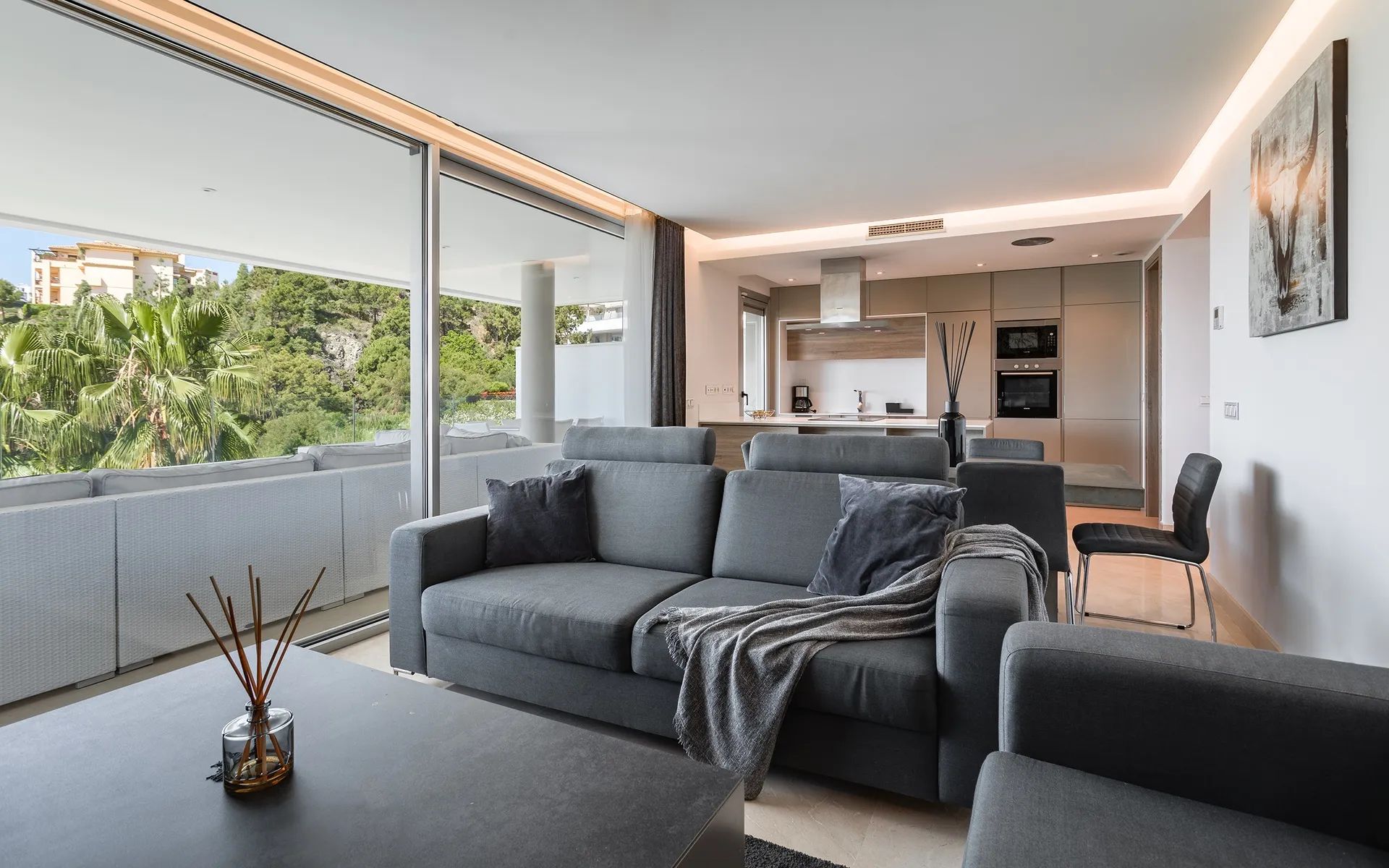 Exclusief wonen met panoramisch uitzicht: luxe appartement in Benahavis foto 2