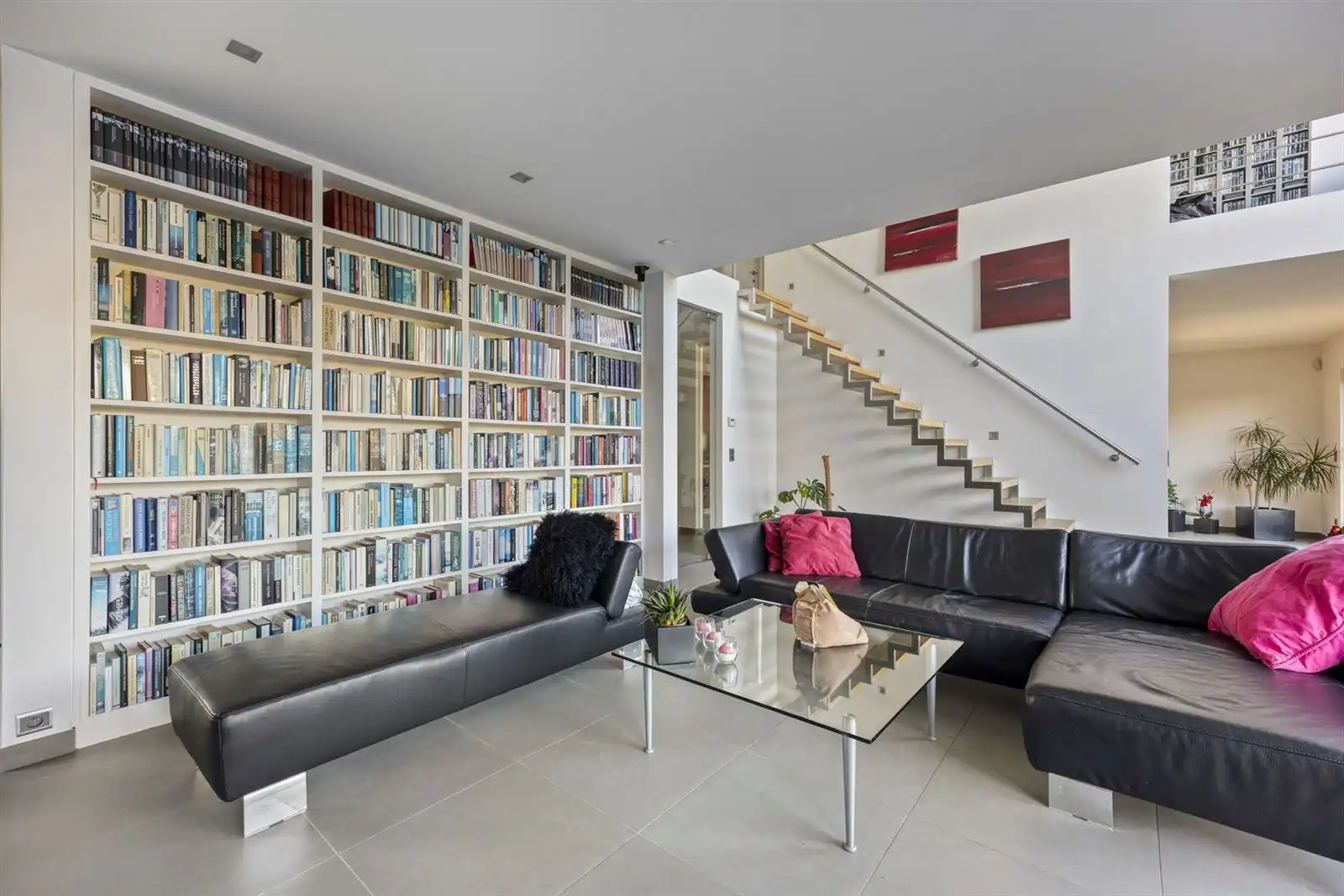 Ruime woning te koop met 5 slaapkamers foto 3