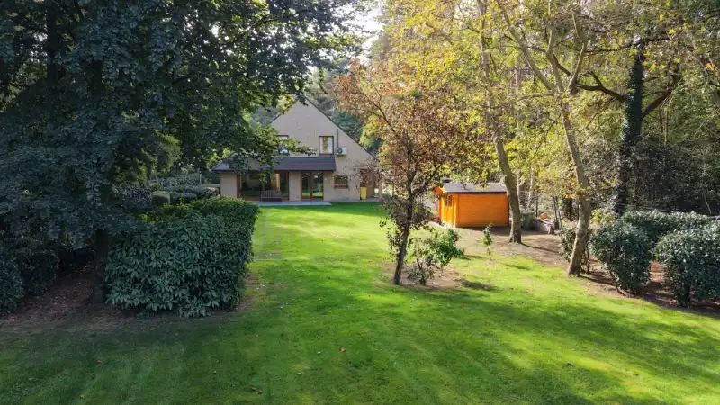 Instapklare moderne villa van 310m² op 19 are met mooie tuin foto 6