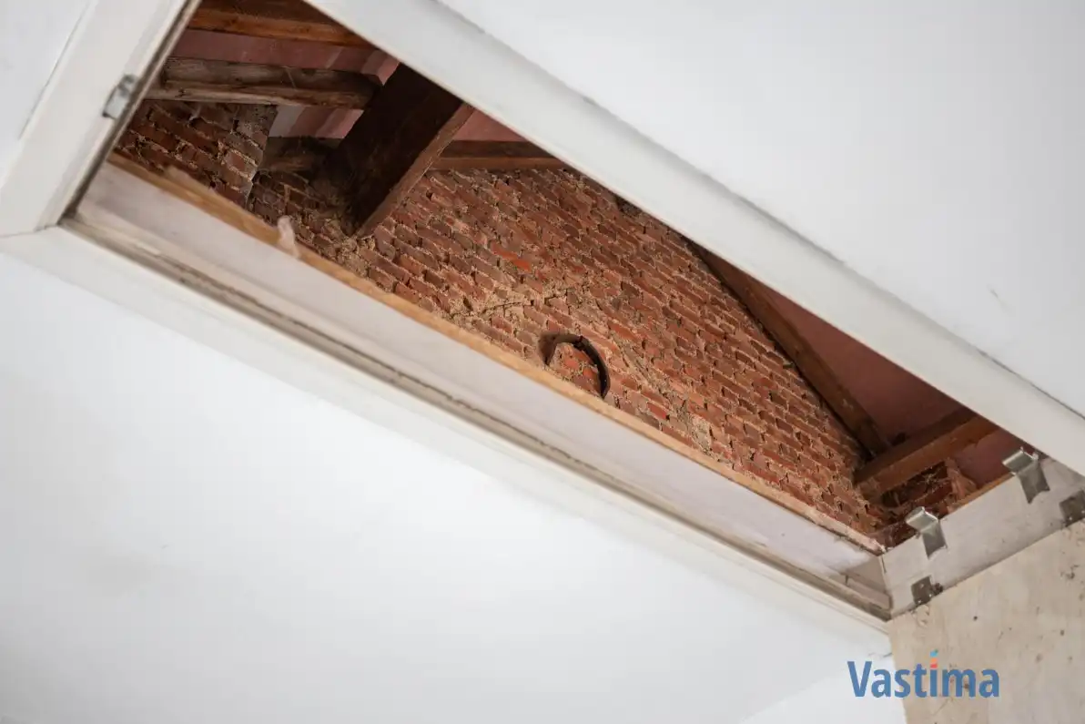 Deels gerenoveerde rijwoning met tuin nabij centrum Lebbeke foto 13