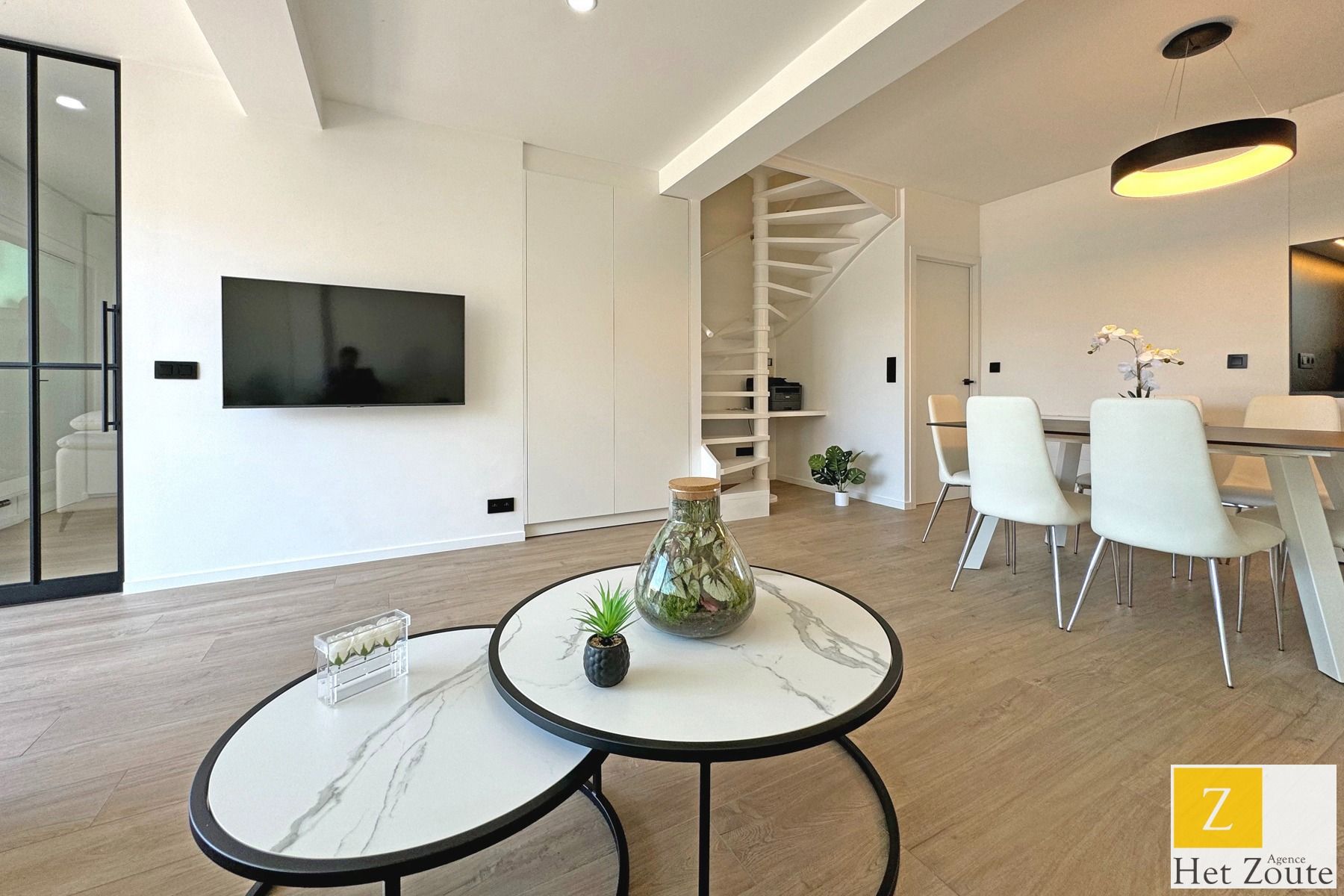 Luxueus duplex penthouse, zonneterras nabij strand te Knokke foto {{pictureIndex}}
