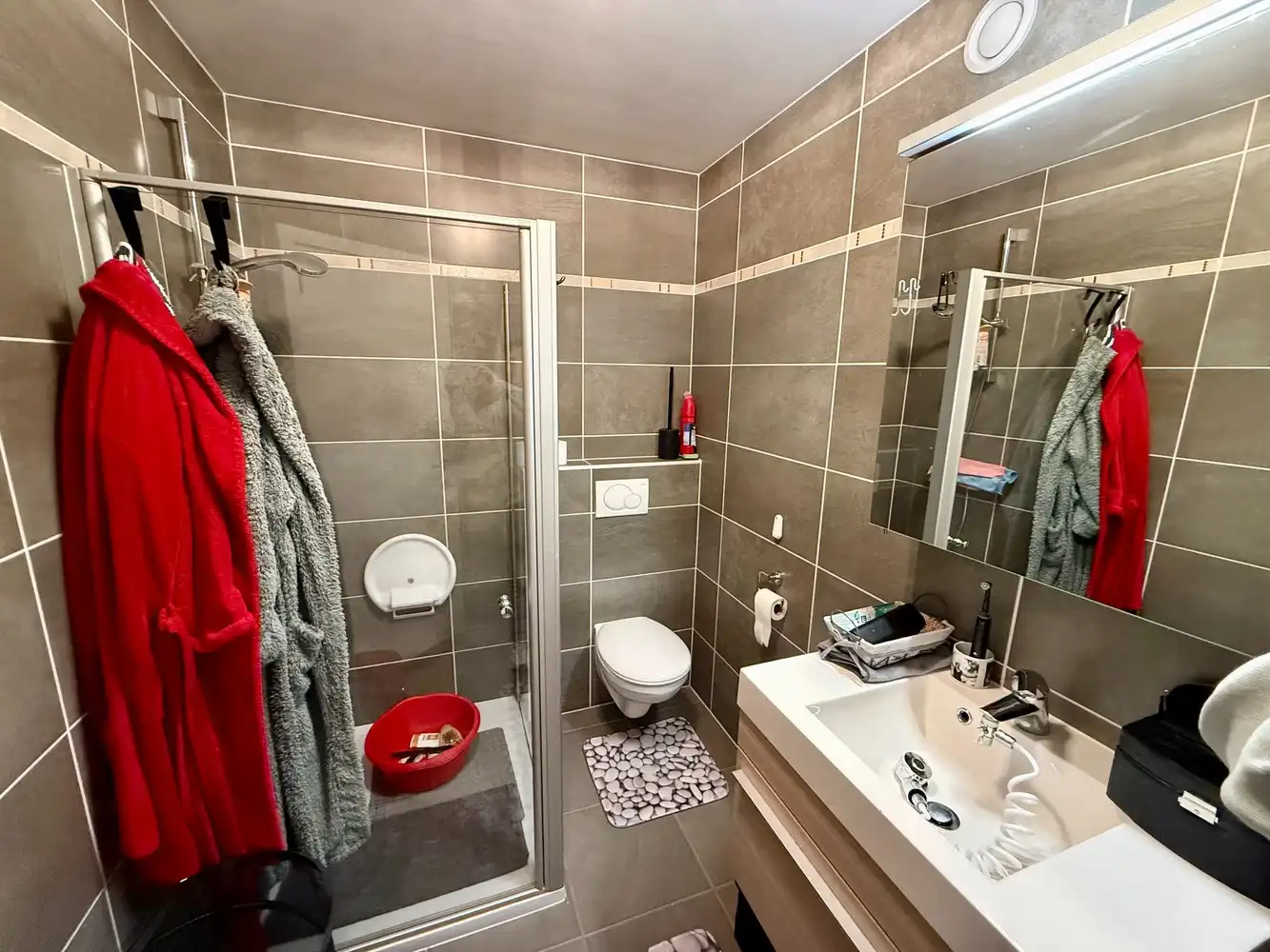Ruim, energiezuinig appartement met 2 slaapkamers én garage! foto 7