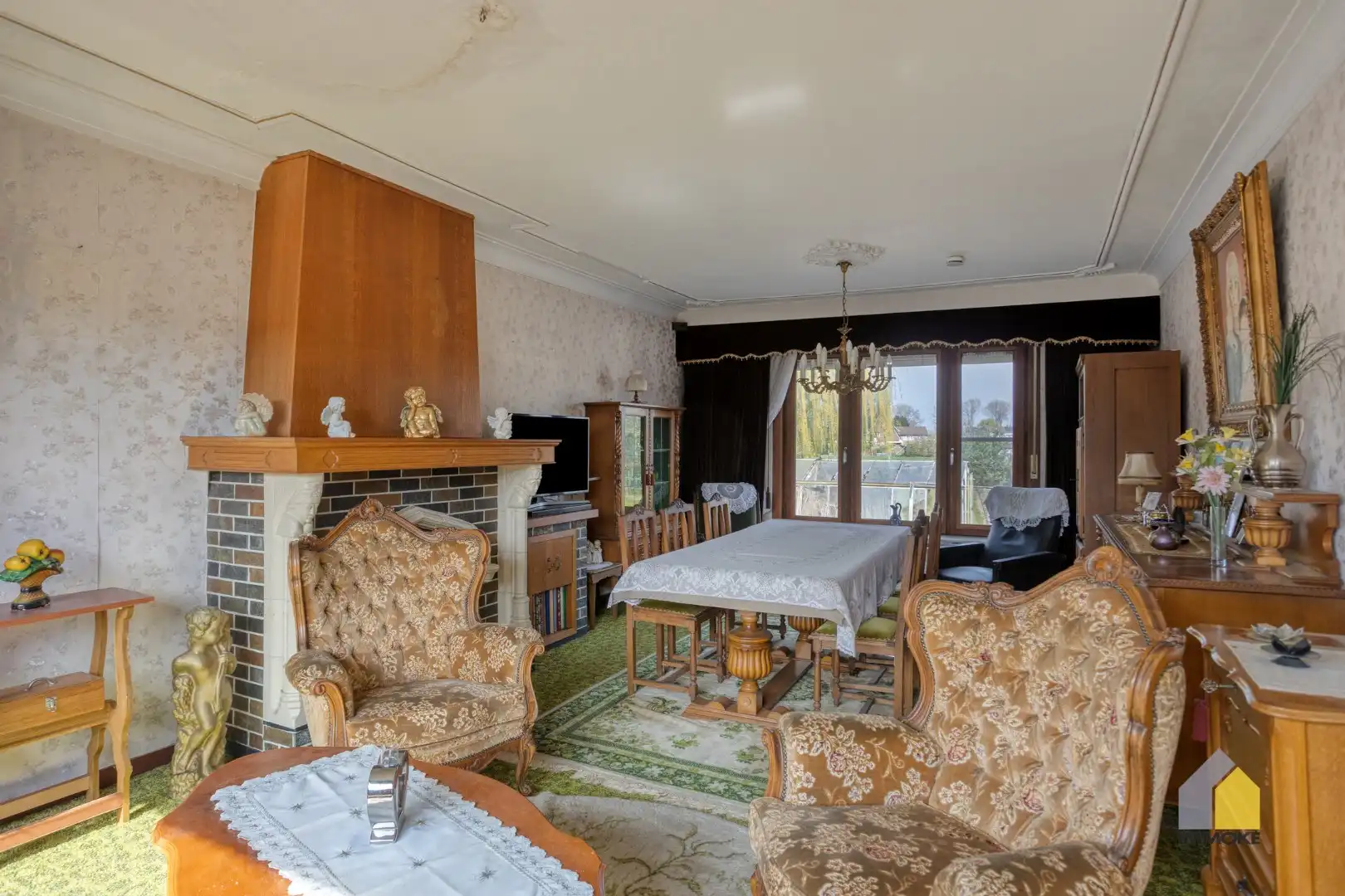 Te renoveren, statige woning op mooi perceel van 23 a 90 ca. foto 4