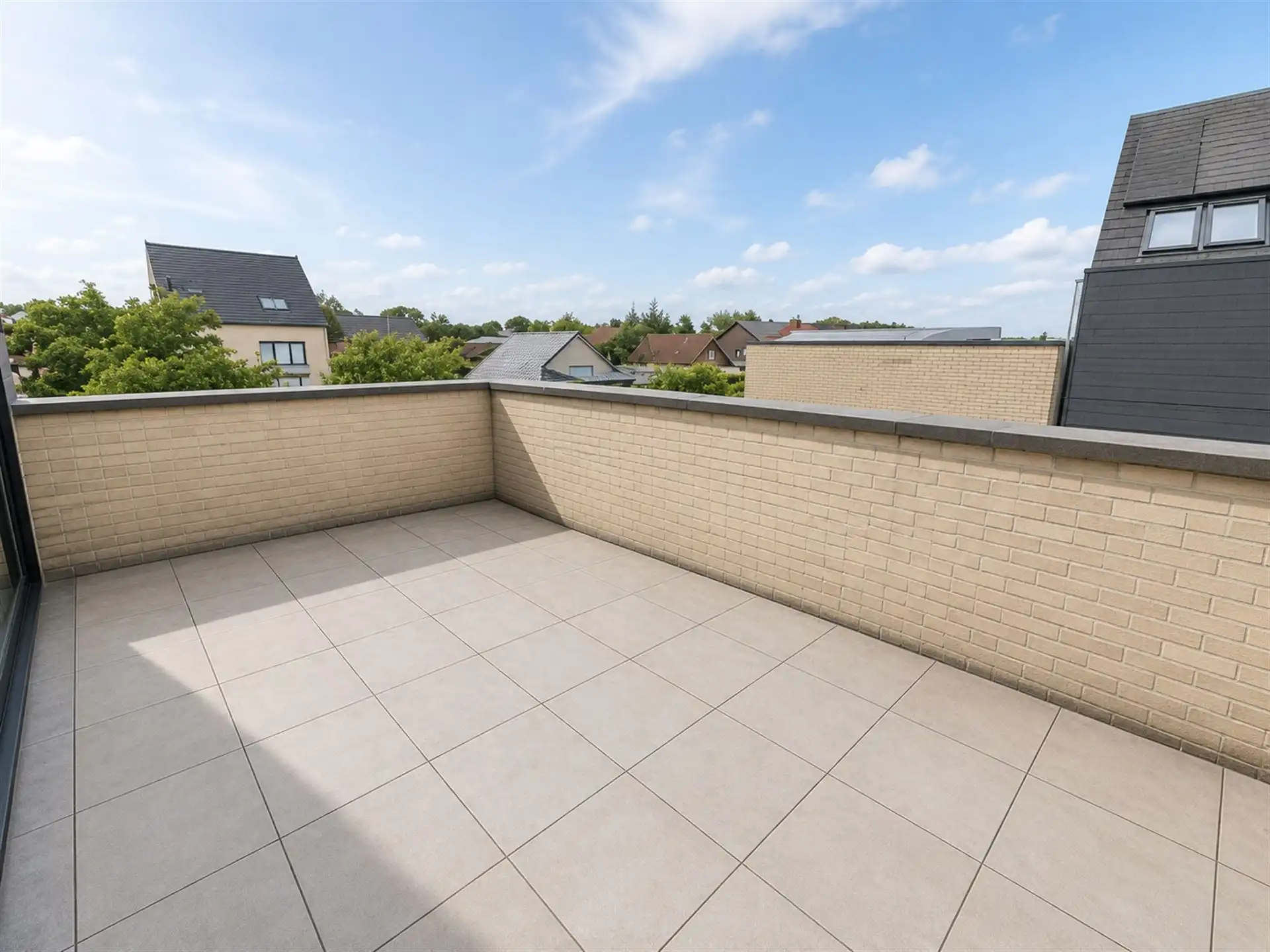 Opbrengsteigendom: handelspand en twee appartementen foto 17