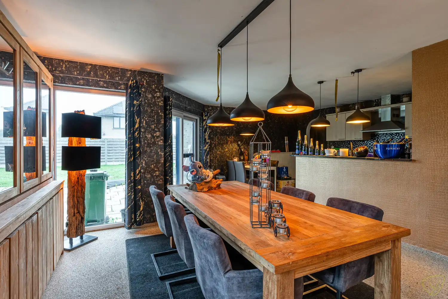 Ruime en moderne woning te koop in een rustige woonwijk net buiten het centrum met 3 slaapkamers, bureau en tuin - perfect voor comfortabel en gezinsvriendelijk wonen! foto 6