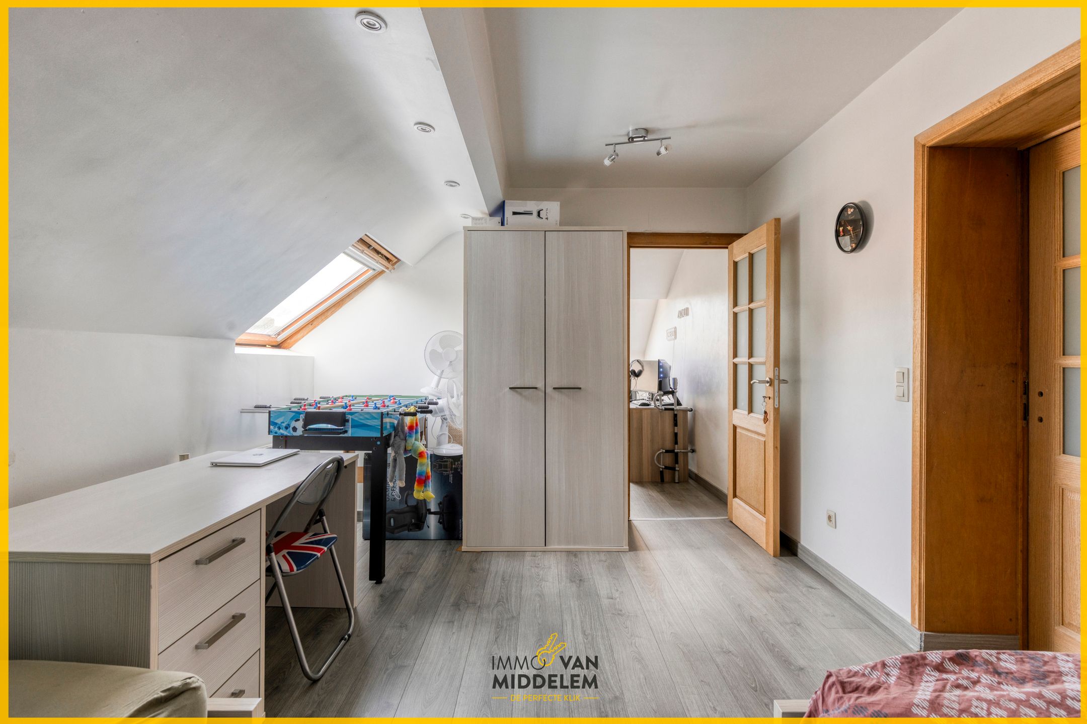 ZEER GROTE, RUSTIG GELEGEN VILLA MET 9 KAMERS foto 20