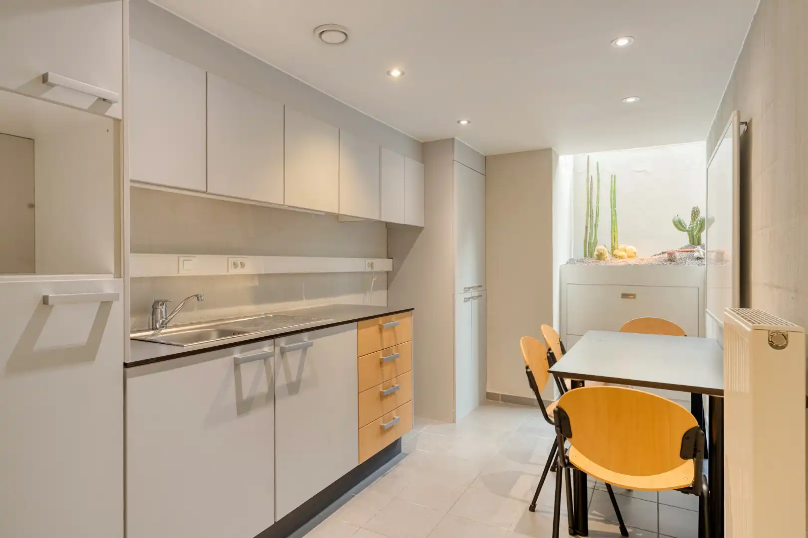 Instapklaar handelspand met ruime kelder en voldoende parking in het centrum van Geel ! foto 21