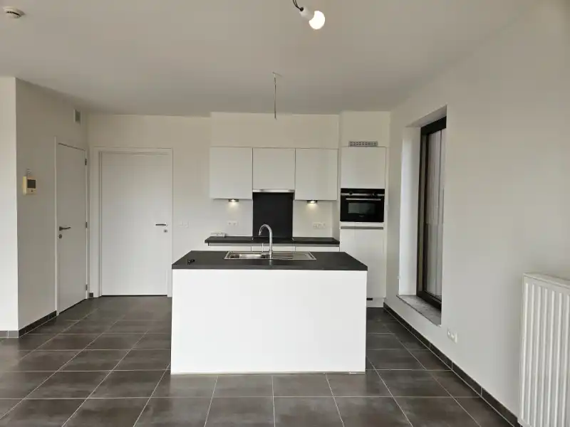 SERVICEFLAT MET GEZELLIG TERRAS foto 3