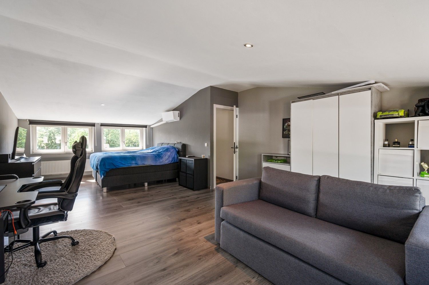 Instapklare, stijlvol gerenoveerde woning met tuin in hartje Broechem foto 17