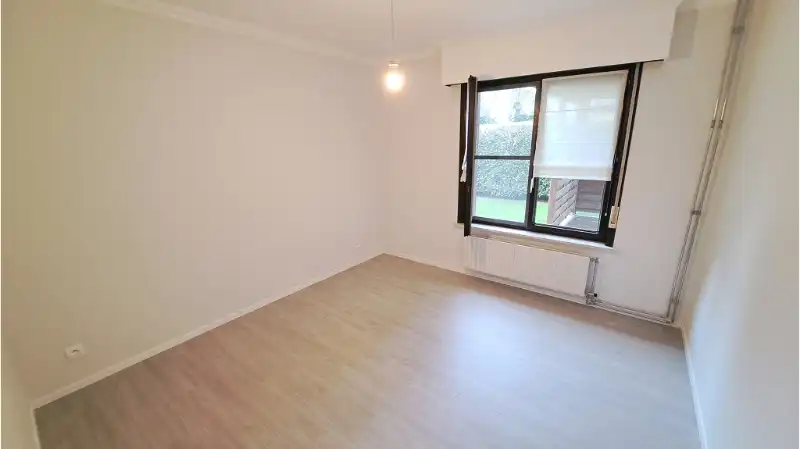 Gerenoveerde vrijstaande woning met Garage en Tuin te huur in Oedelem ( Beernem ) foto 8