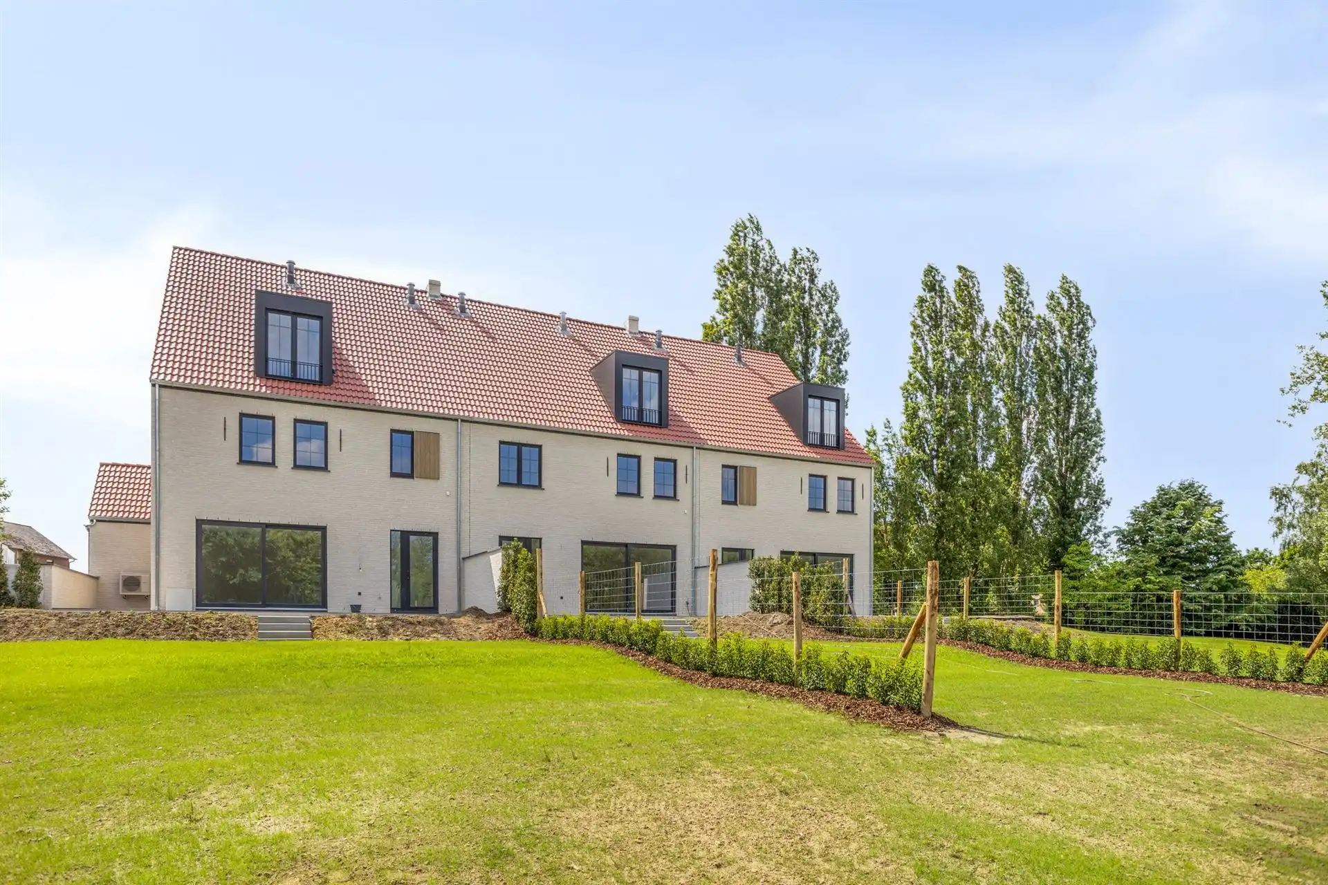 Prachtige nieuwbouw in rustige straat foto 35