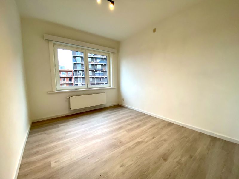 Gerenoveerd appartement met 2 ruime slaapkamer foto 10