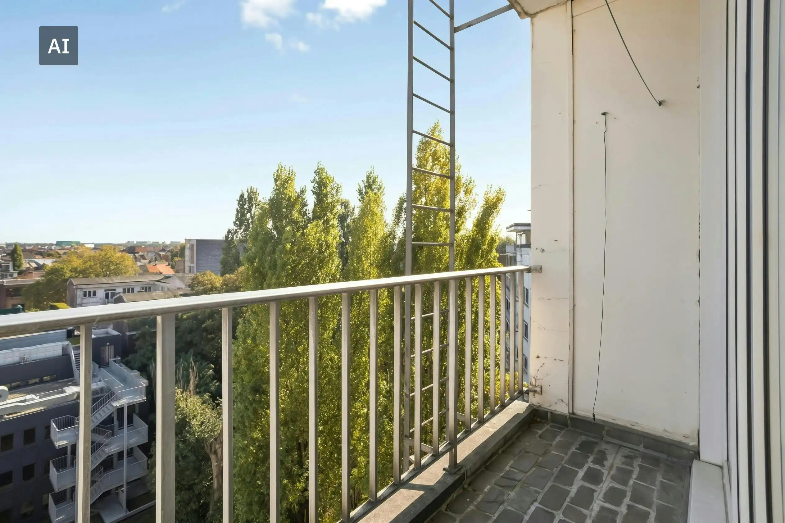 Op te frissen studio met terras te koop in Antwerpen centrum foto 5