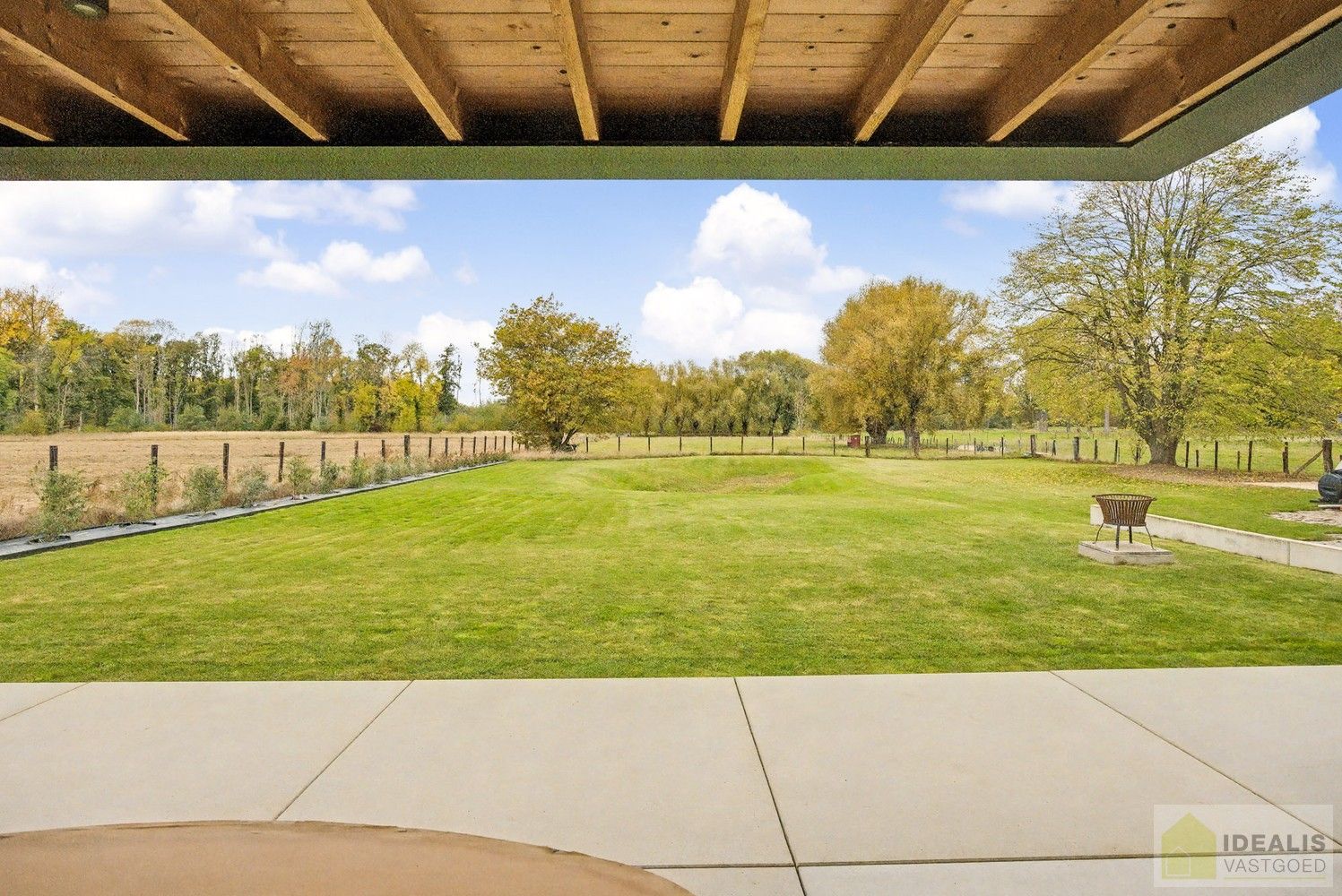 IDEALIS VASTGOED - EEN BIJZONDER HUIS, EEN BIJZONDERE LOCATIE, EEN UNIEKE KANS OM TE WONEN IN EEN AUTHENTIEK LANDHUIS MET EEN PRACHTIGE INRICHTING EN EEN HOOGWAARDDIGE AFWERKINGSGRAAD! foto 35