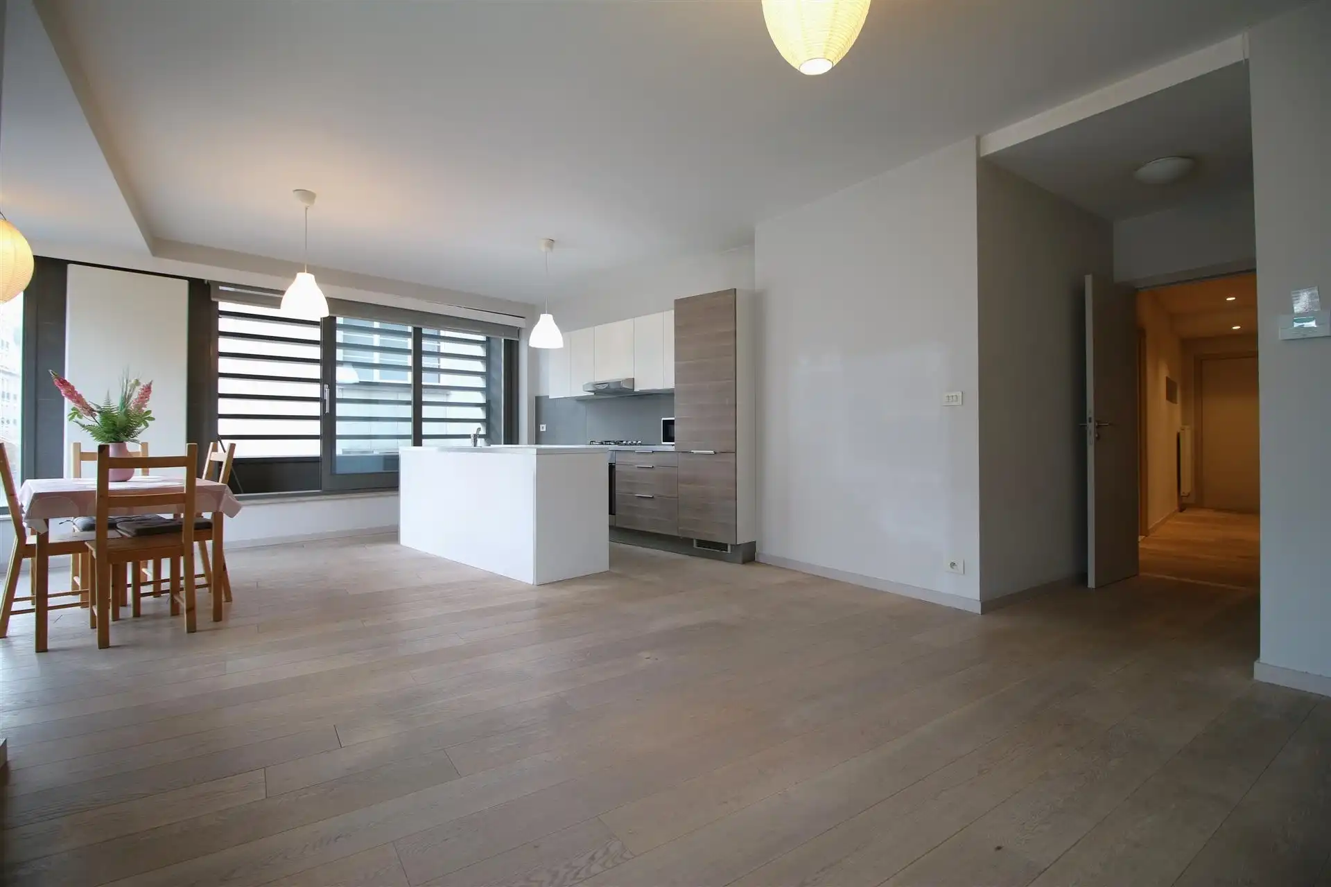 Ruim appt 3 slpk in hartje Brussel foto {{pictureIndex}}