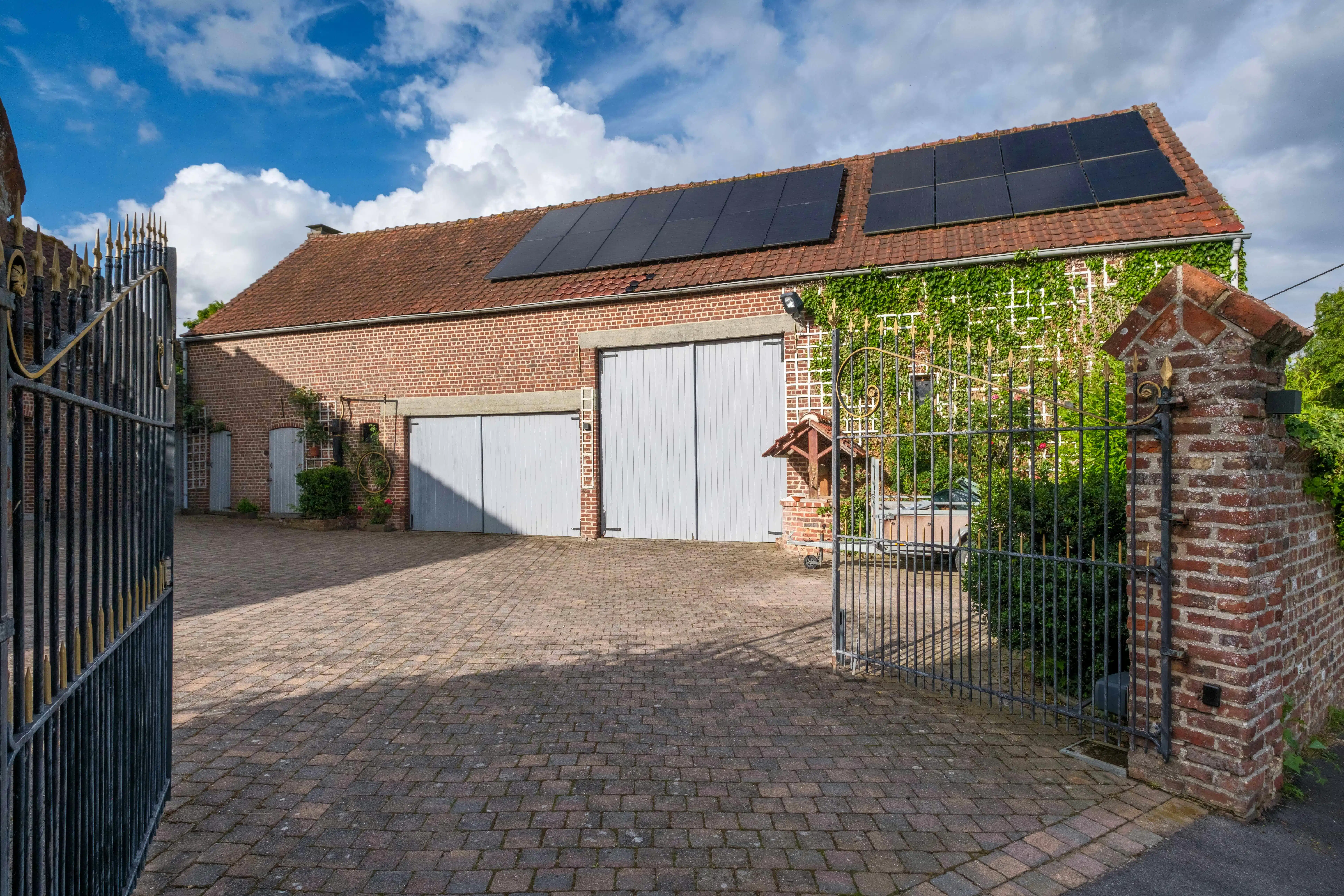 Gerenoveerd huis te koop met grote schuur in Lierde foto 4