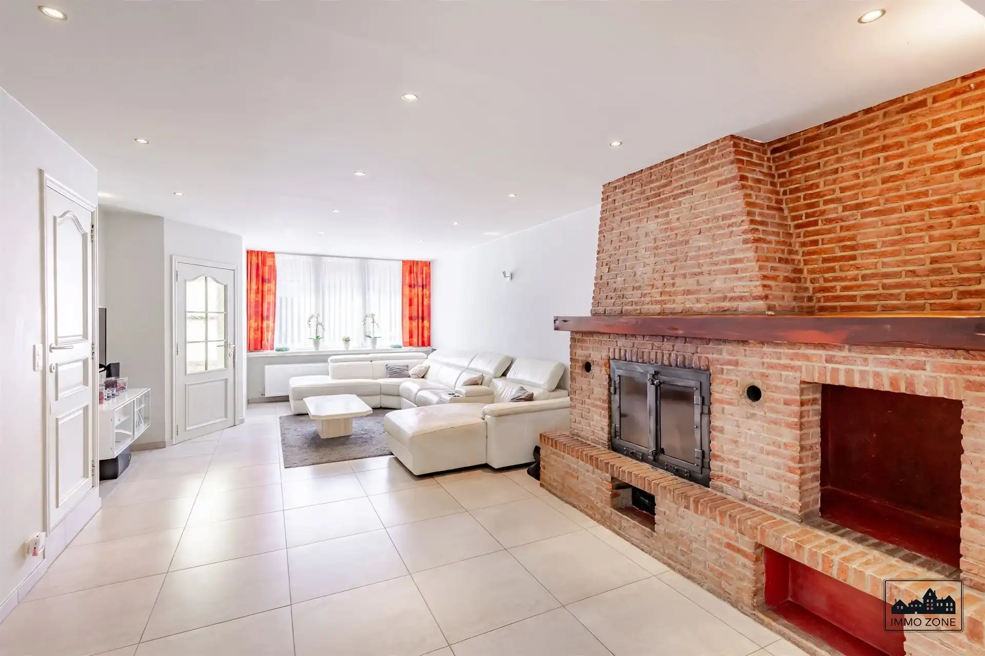 Woning met 4 slaapkamers én magazijn op toplocatie foto 4