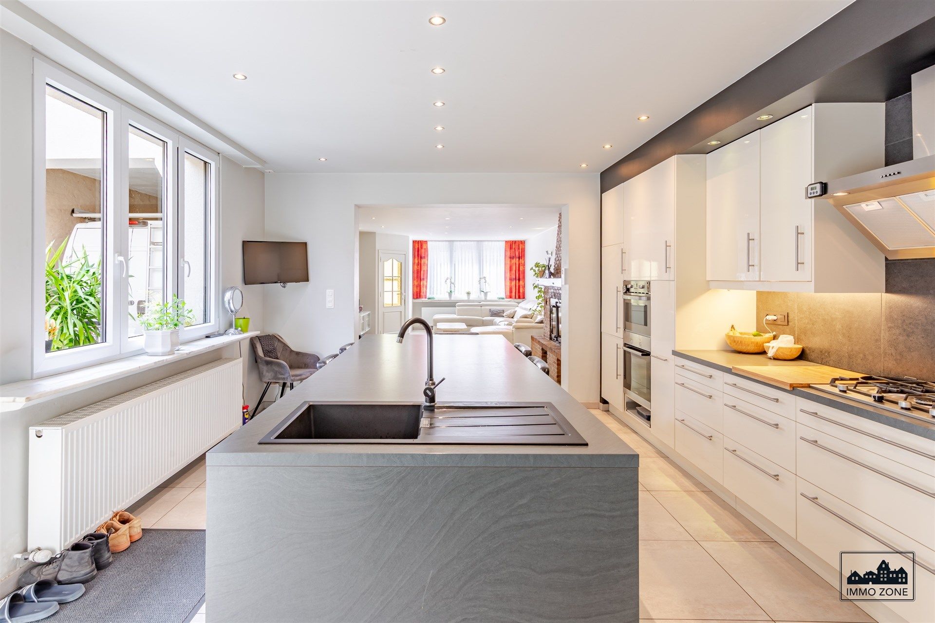 Woning met 4 slaapkamers én magazijn op toplocatie foto 4