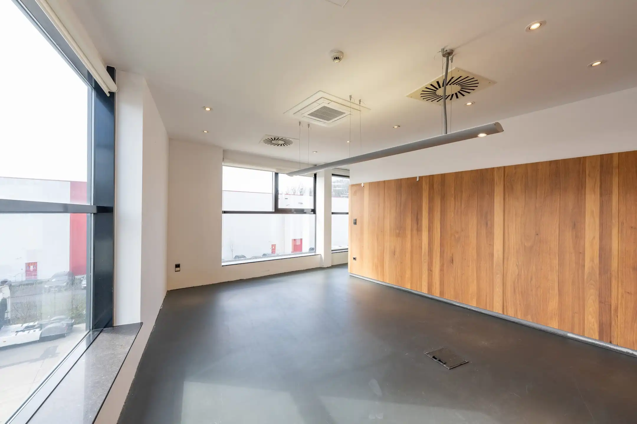 TE HUUR Bedrijfsgebouw te Wilrijk foto 11