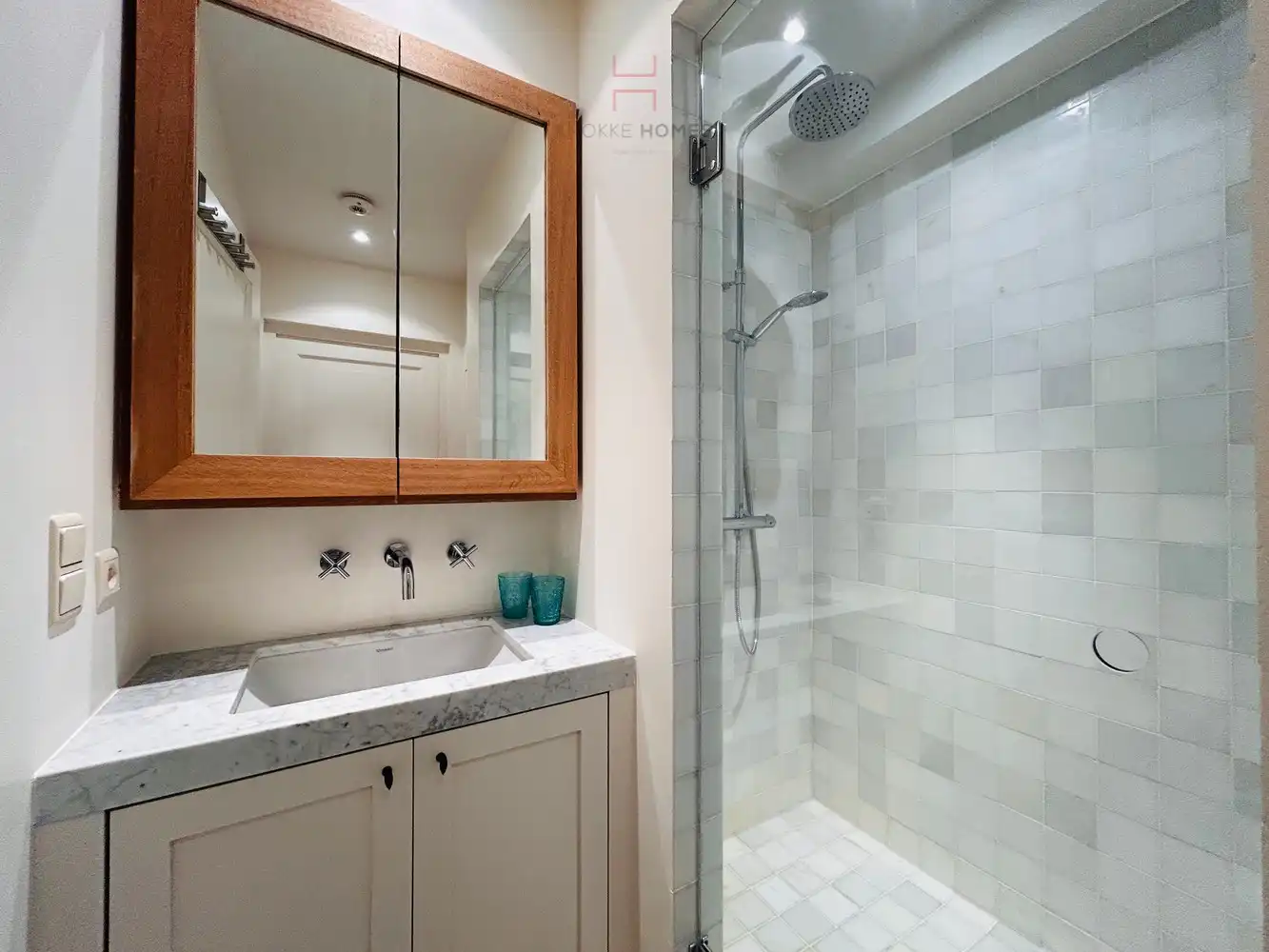 Ruim twee- slaapkamerappartement met frontaal zeezicht foto 12