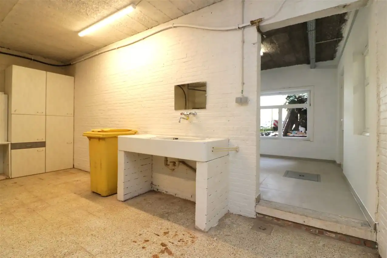 Gerenoveerde woning met 4 slpk, tuin, garage foto 39