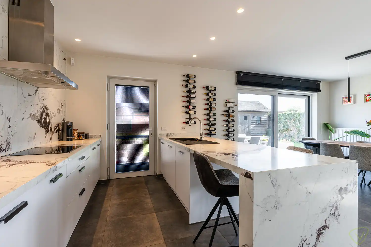 Moderne halfopen instpaklare woning met garage en tuin op aantrekkelijke locatie in Kaprijke - ideaal voor comfortabel wonen! foto 11