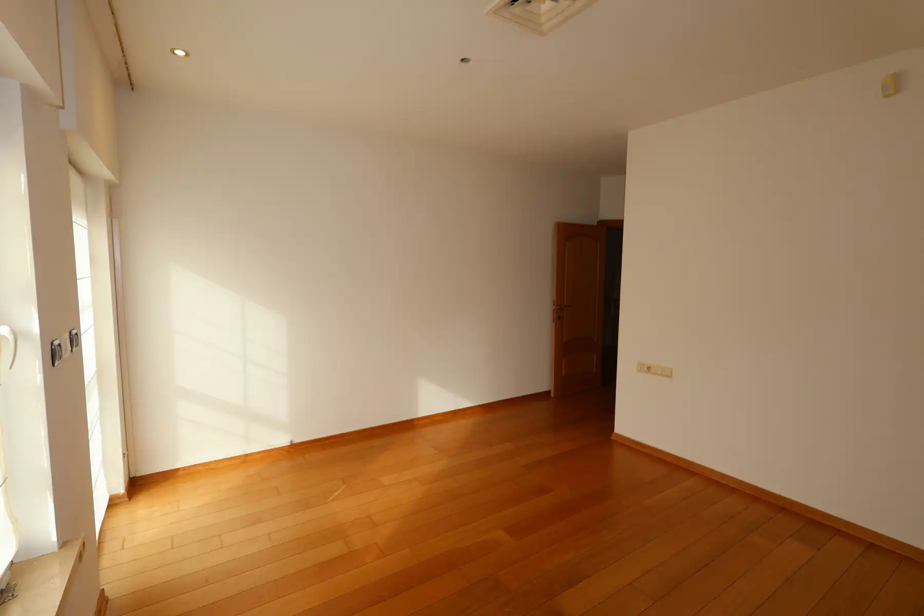 Een ruime gezinswoning met 3 slaapkamers op een perceel van 784m². foto 20