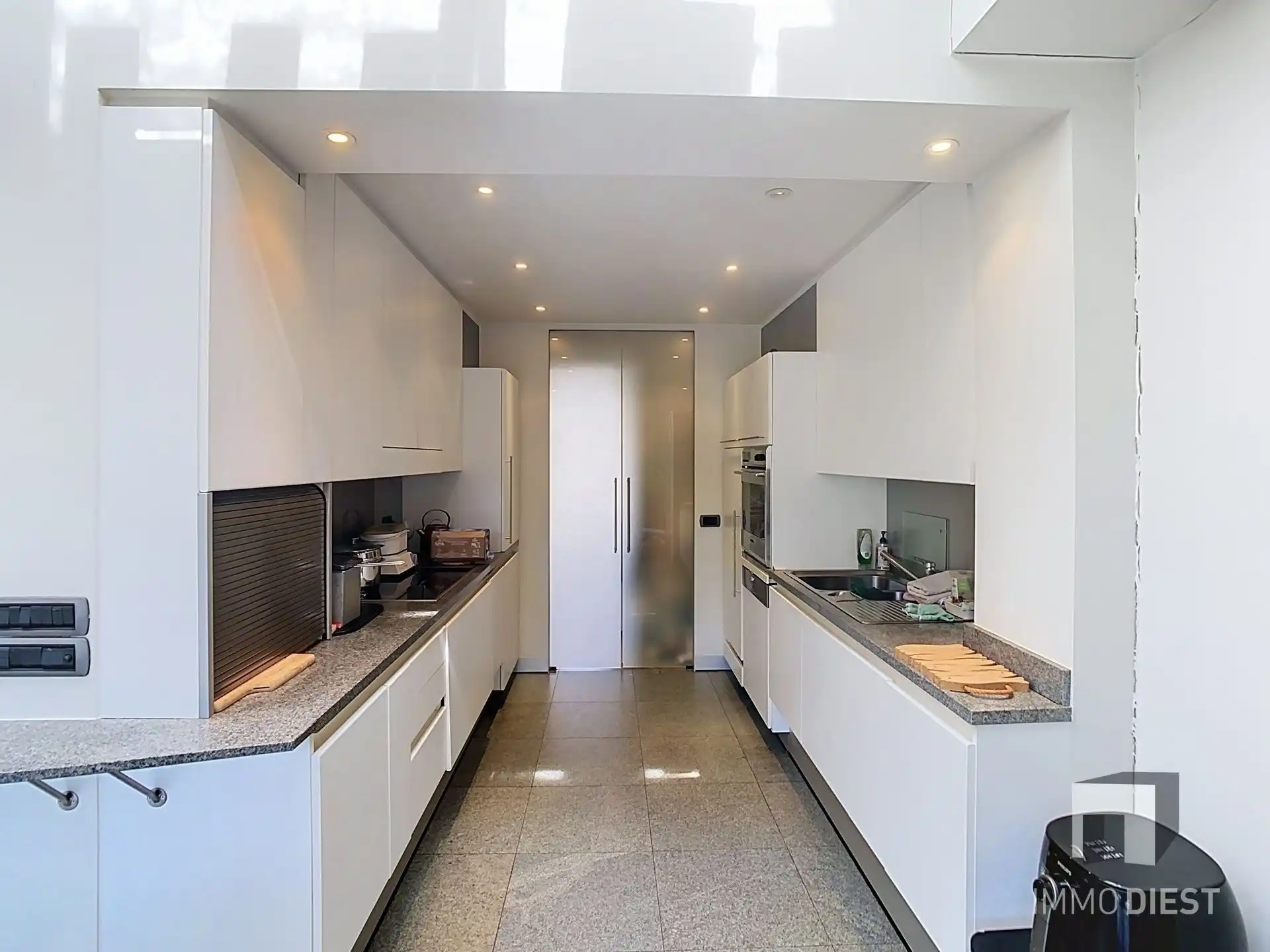 Lichtrijke gezinswoning met 3 slaapkamers op TOP-locatie.  foto 13