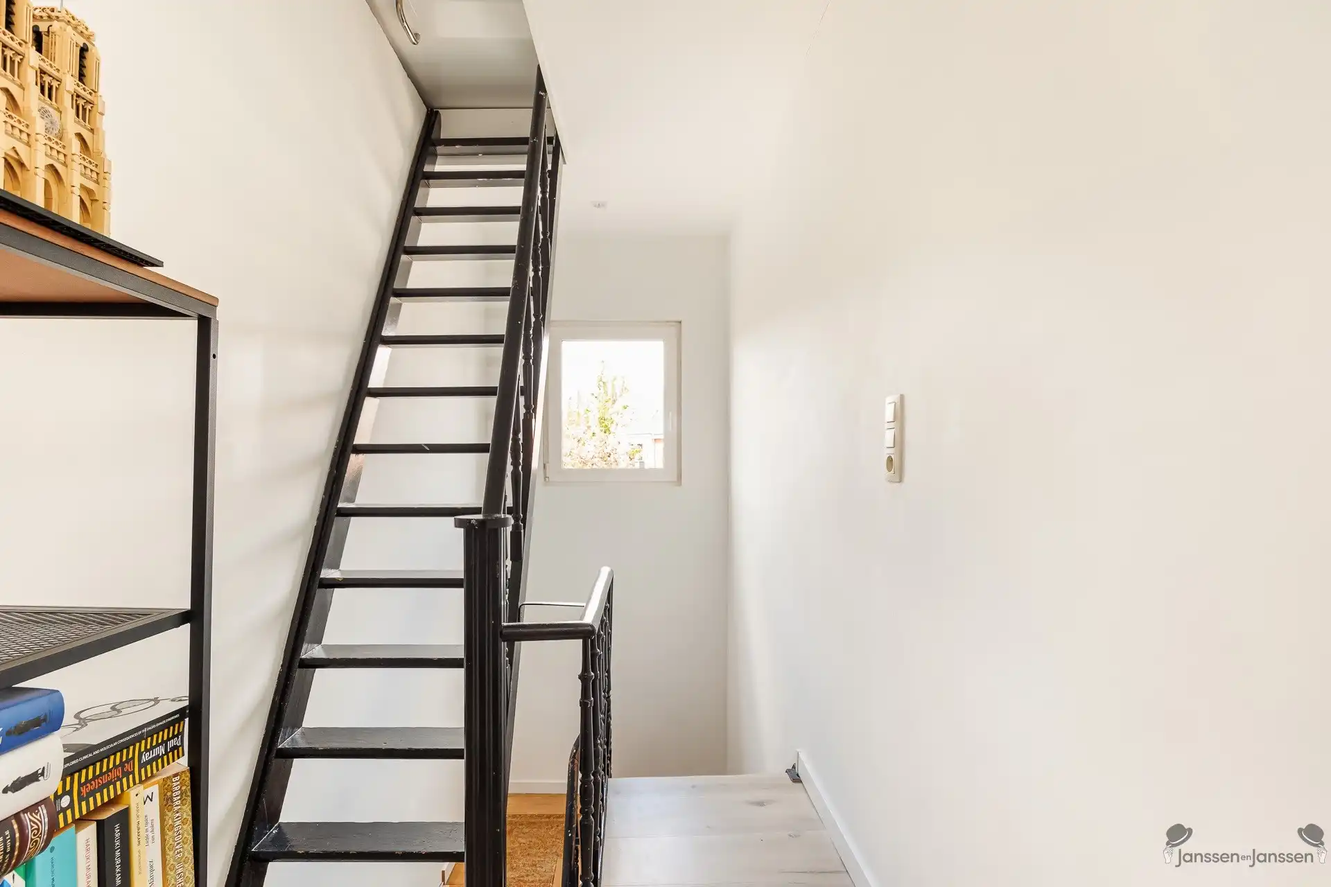 Instapklare rijwoning met 3 slpkmrs & tuin foto 15