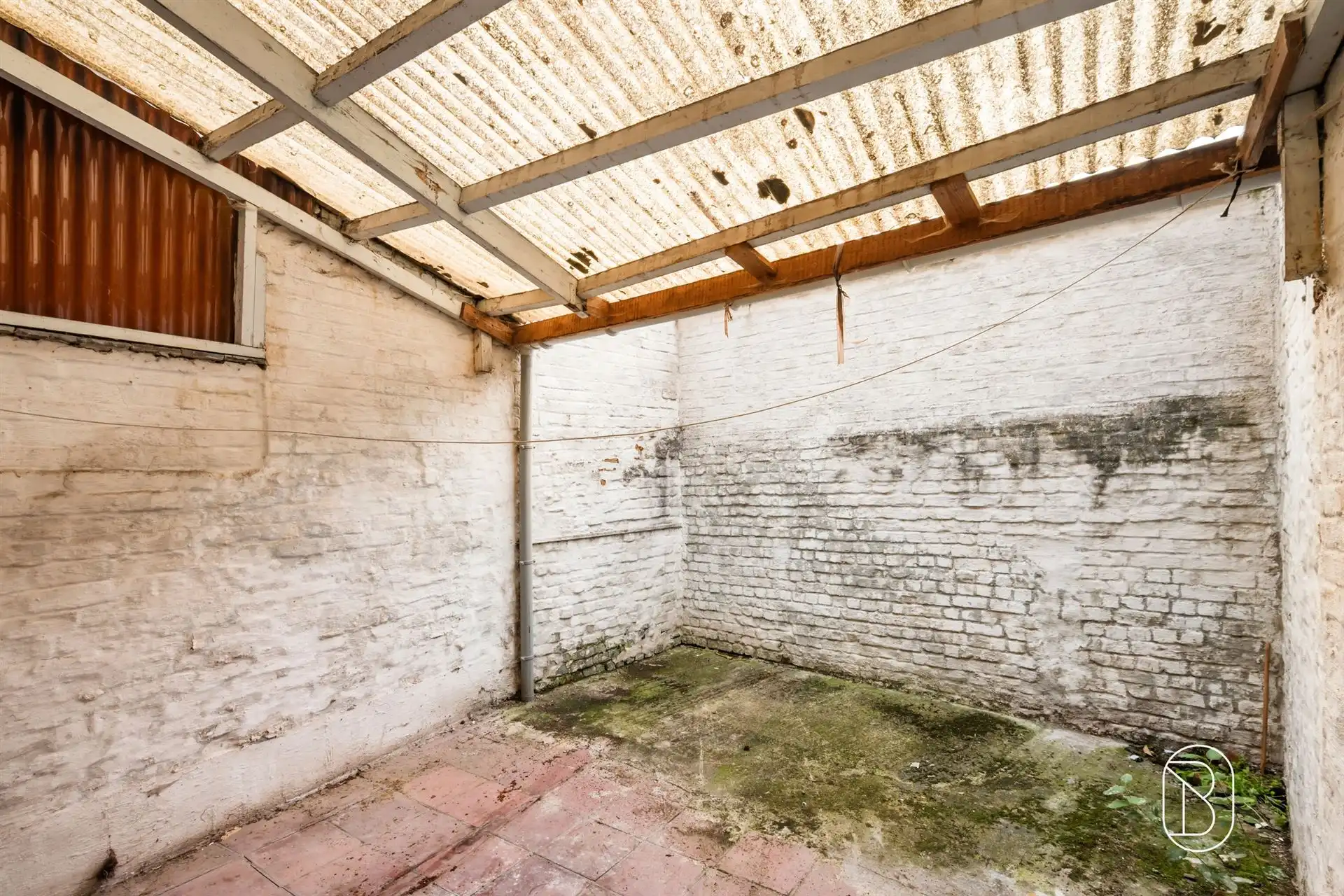 Rijwoning met 3 slaapkamers en koer! foto 9