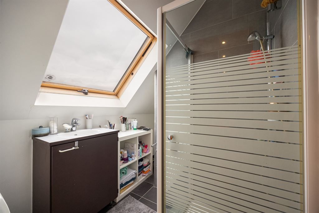 Energiezuinige woning met zwembad op uitstekende locatie in Schiplaken foto 19