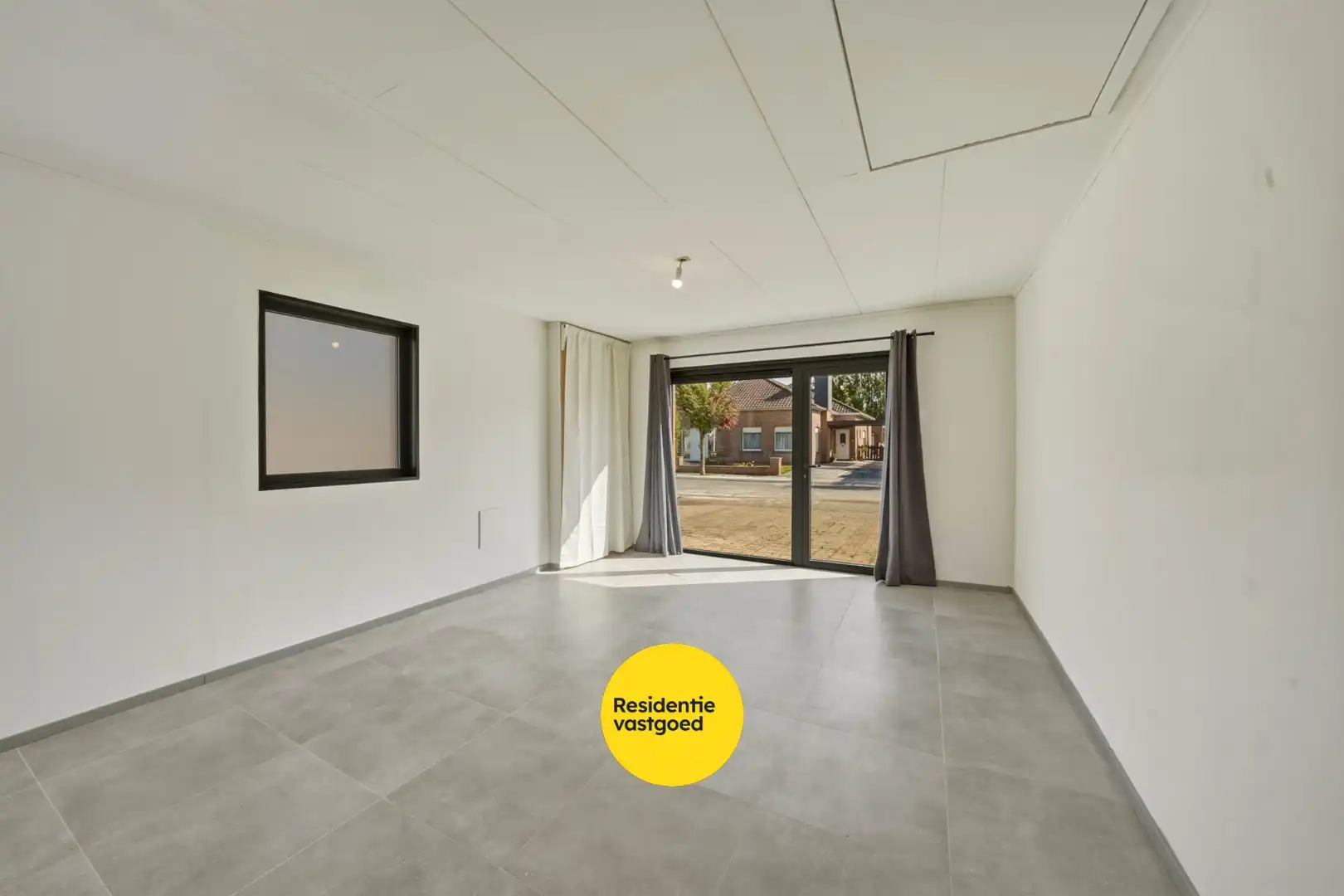 Instapklare ruime bungalow met zongerichte tuin in hartje Oudenburg! foto 22