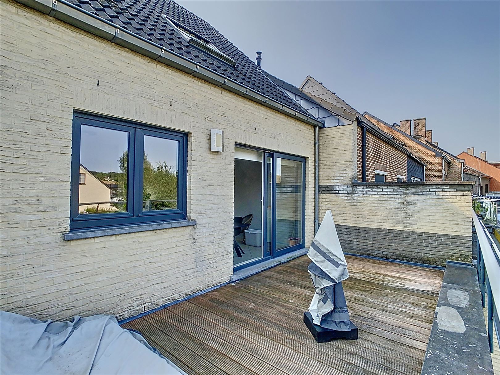 Ruim duplex app met terras, 3 slpks, parkeerplaats foto 8