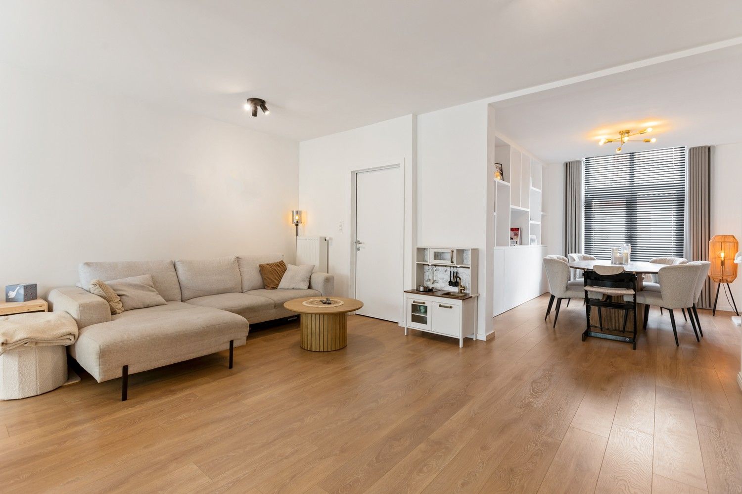Instapklare woning met 3 slaapkamers, mooie tuin en garage in Kapellen! foto 6