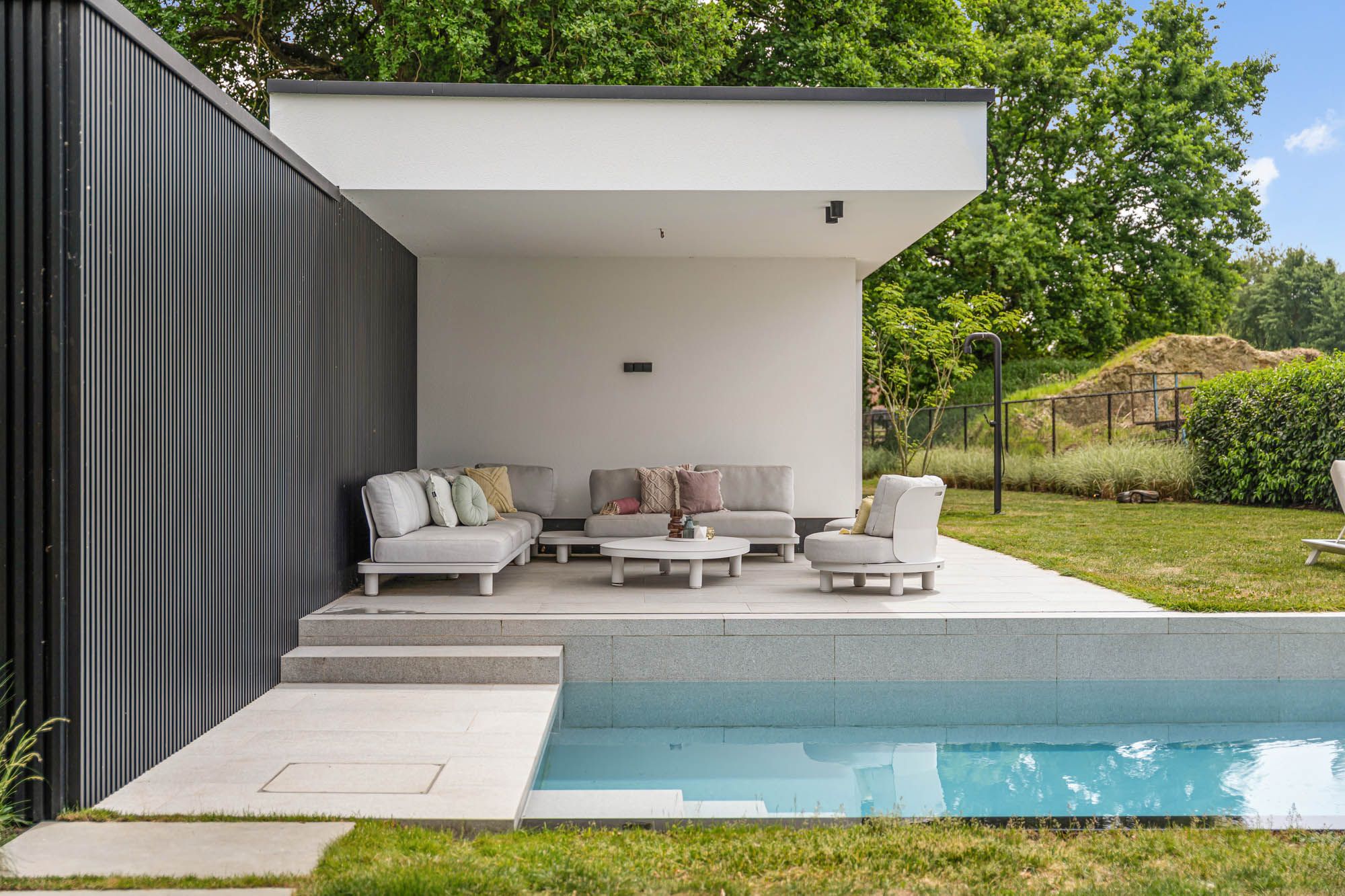Exclusieve high-end villa met verwarmd zwembad op idyllische toplocatie! foto 28