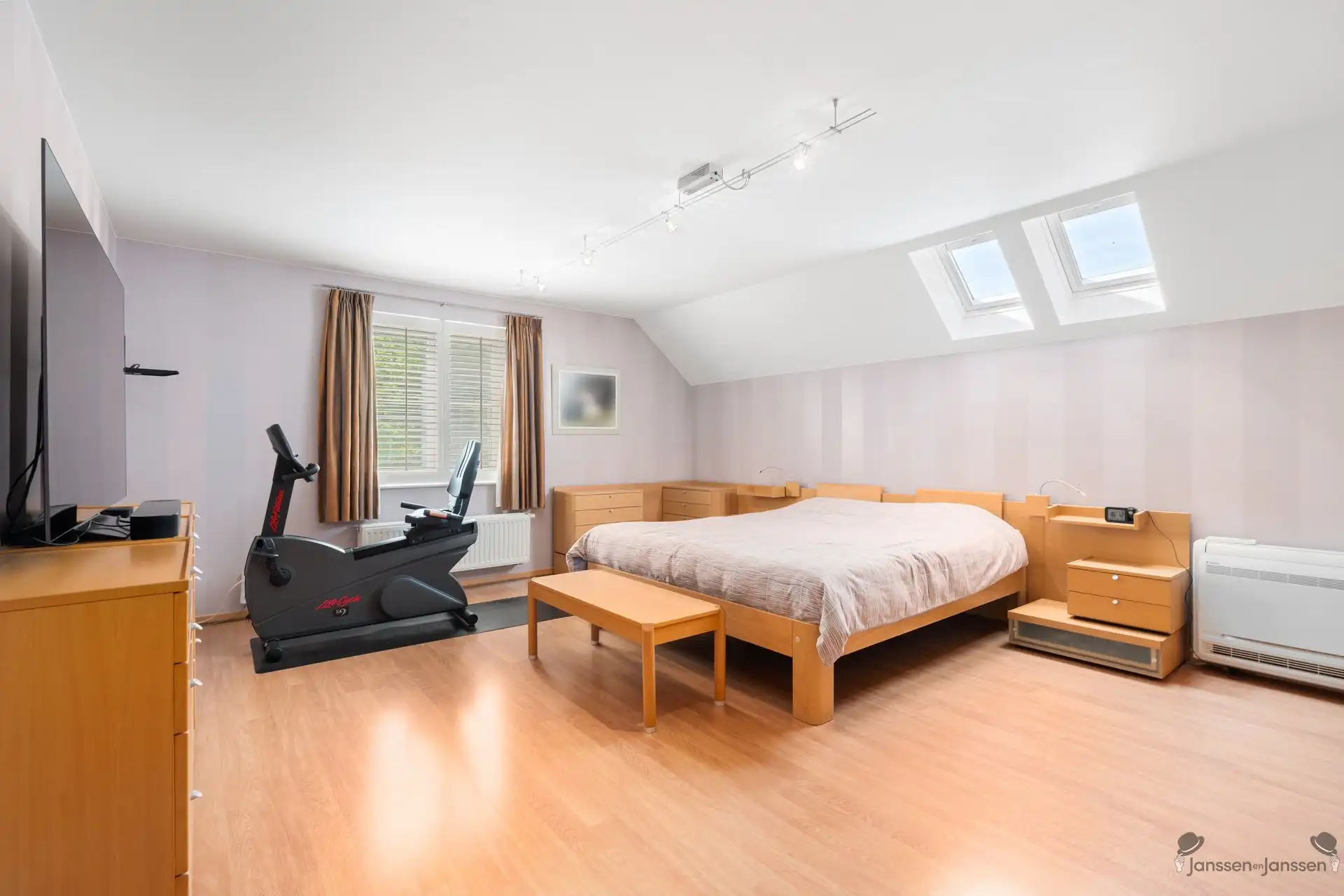 Ruime villa met 4 slaapkamers in Linden foto 15