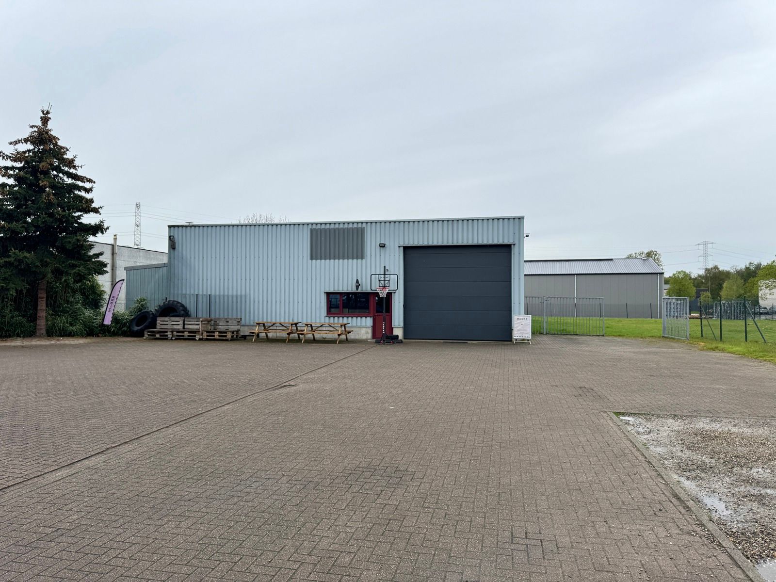 Opslagruimte van ± 480 m²  foto {{pictureIndex}}