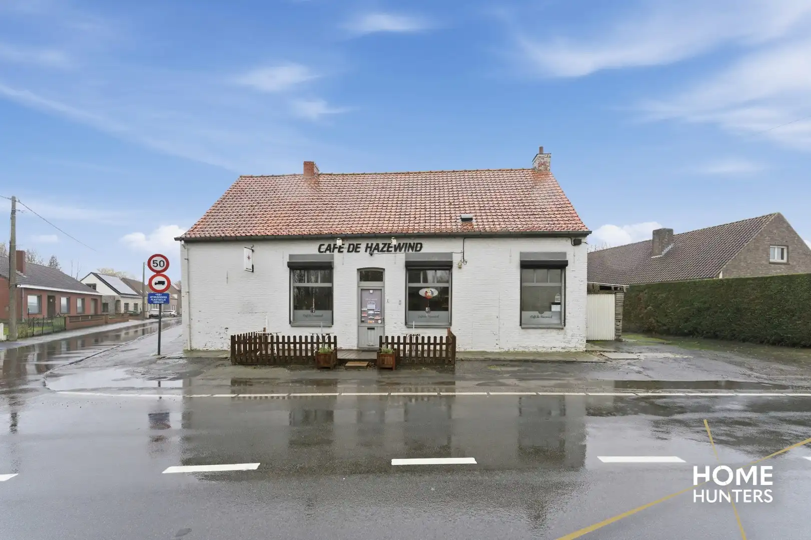 Te renoveren horecazaak met woonst op ruim perceel in Vlamertinge – Café De Hazewind foto 4