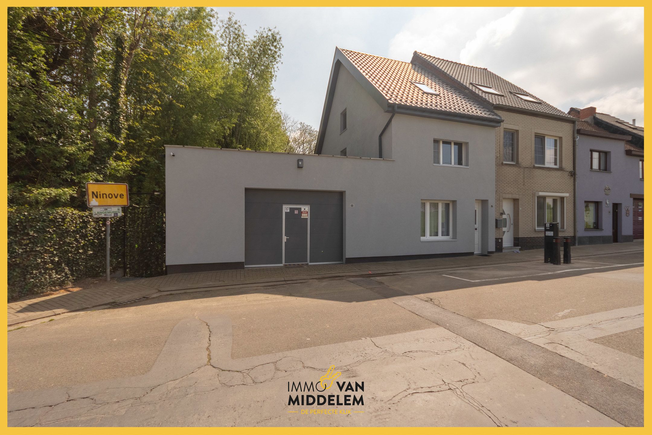 INSTAPKLARE WONING MET 4 SLPKS, GARAGE EN TERRAS foto {{pictureIndex}}