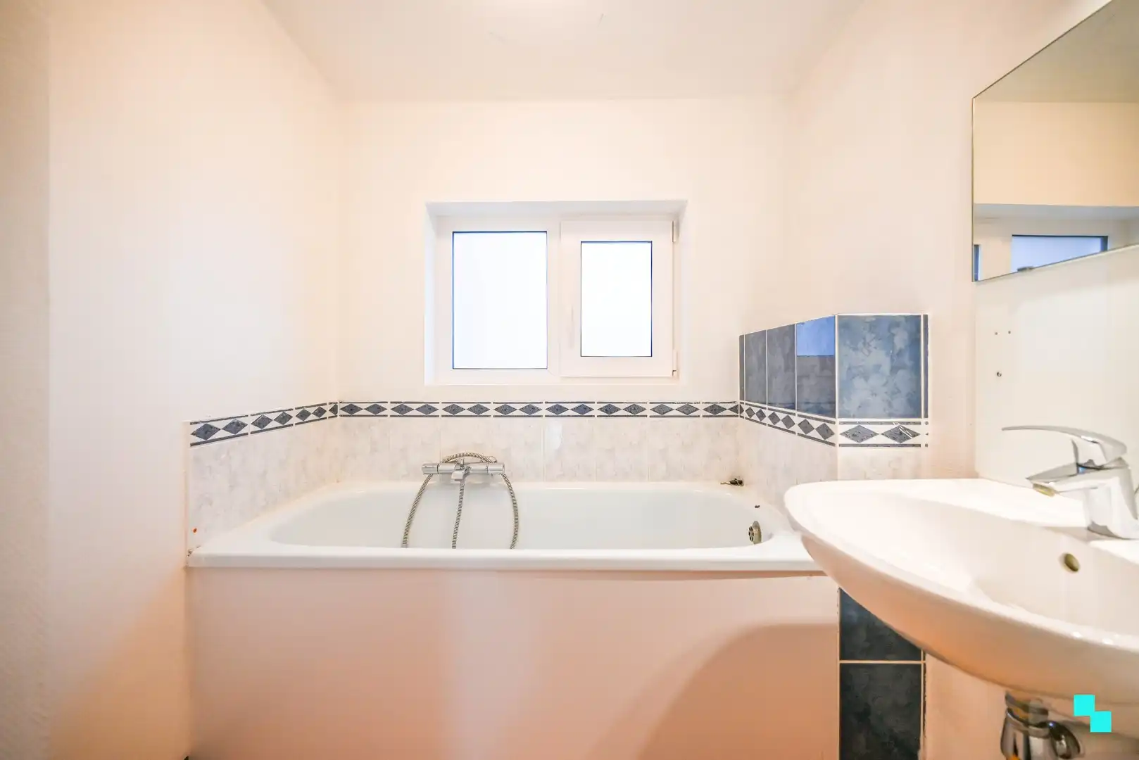 Ééngezinswoning in het hartje van Oostrozebeke foto 17