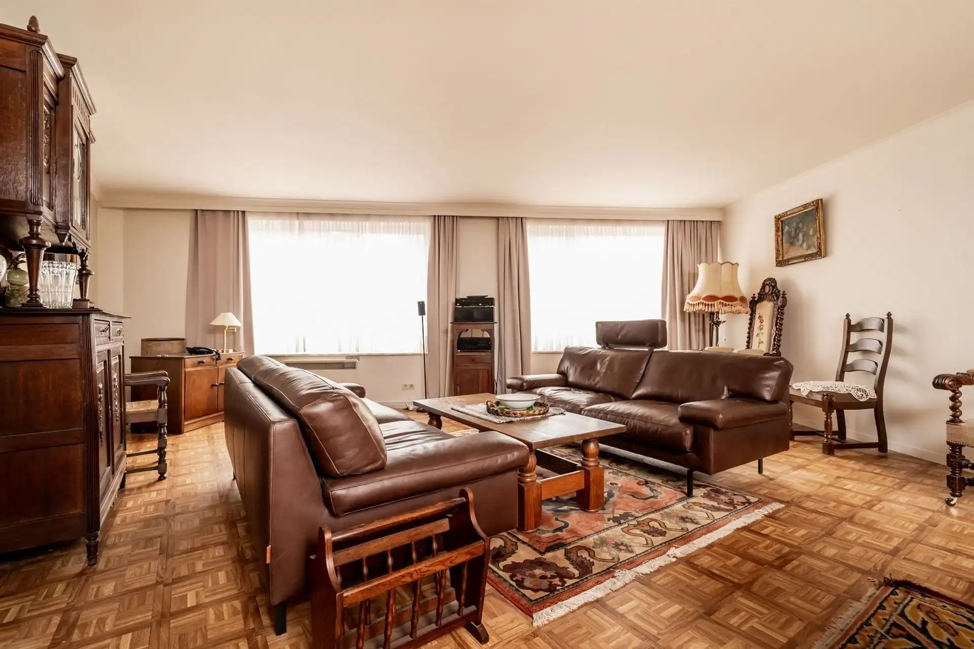 Ruim 2 slpk app. aan centraal station! foto 7