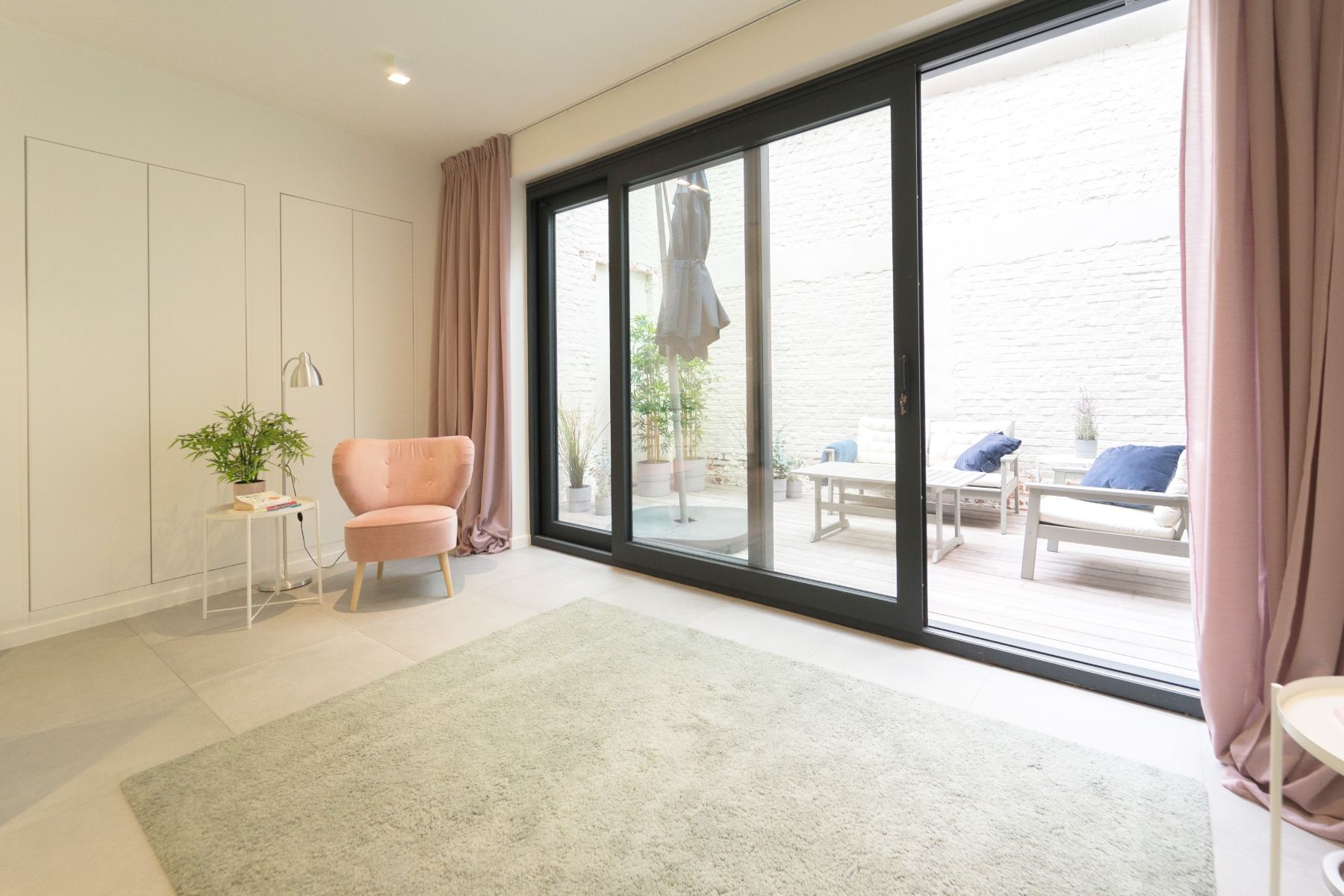 Ruime woning met bureel op gelijkvloers & 4 terrassen in hartje Gent foto 3