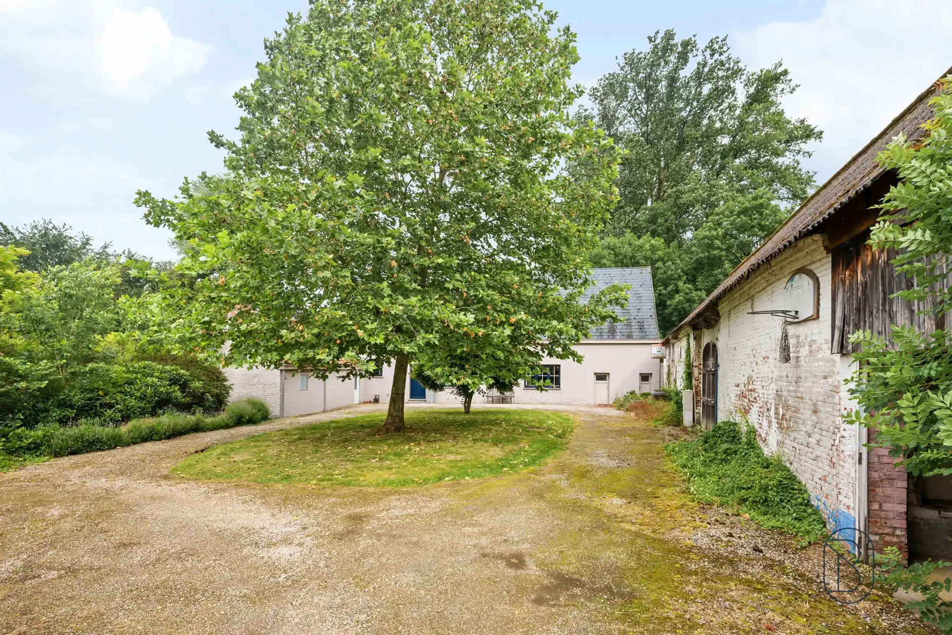 Charmante fermette met schuur op een absolute toplocatie foto 3